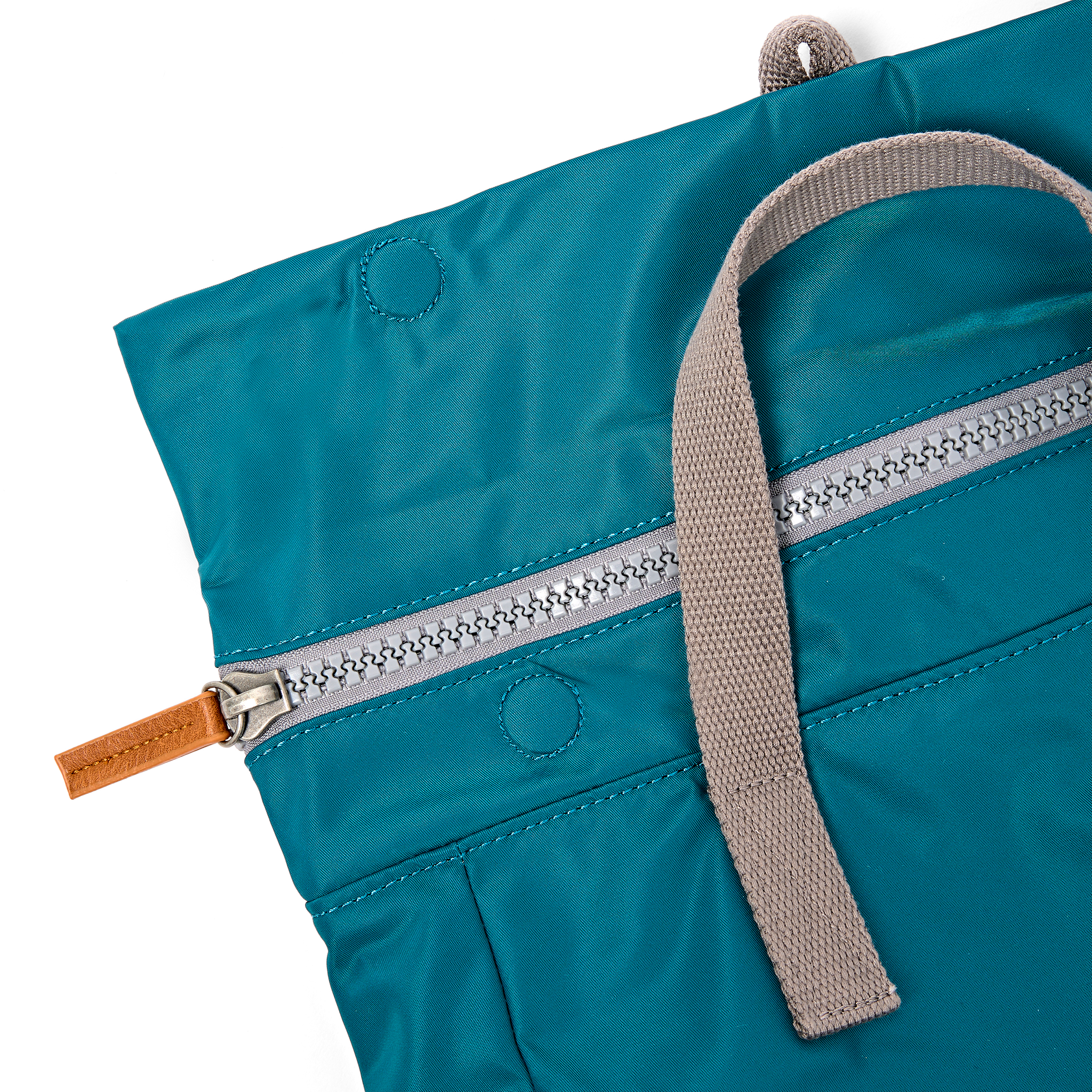Roka London Bayswater ryggsekk North Sea 14,6 liter paraplylomme