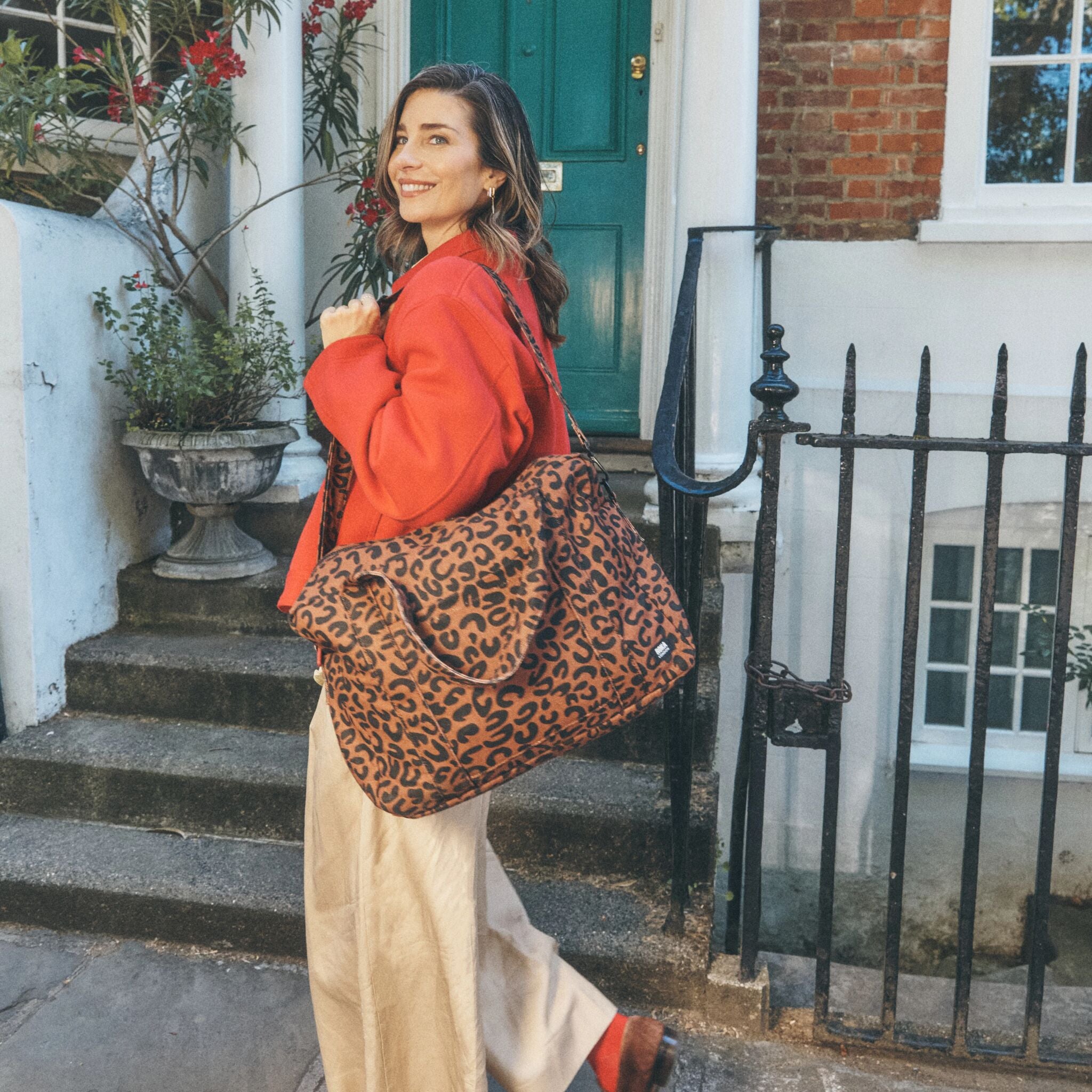 Roka London Somerset skulderveske Large scarlet leopard vanntett