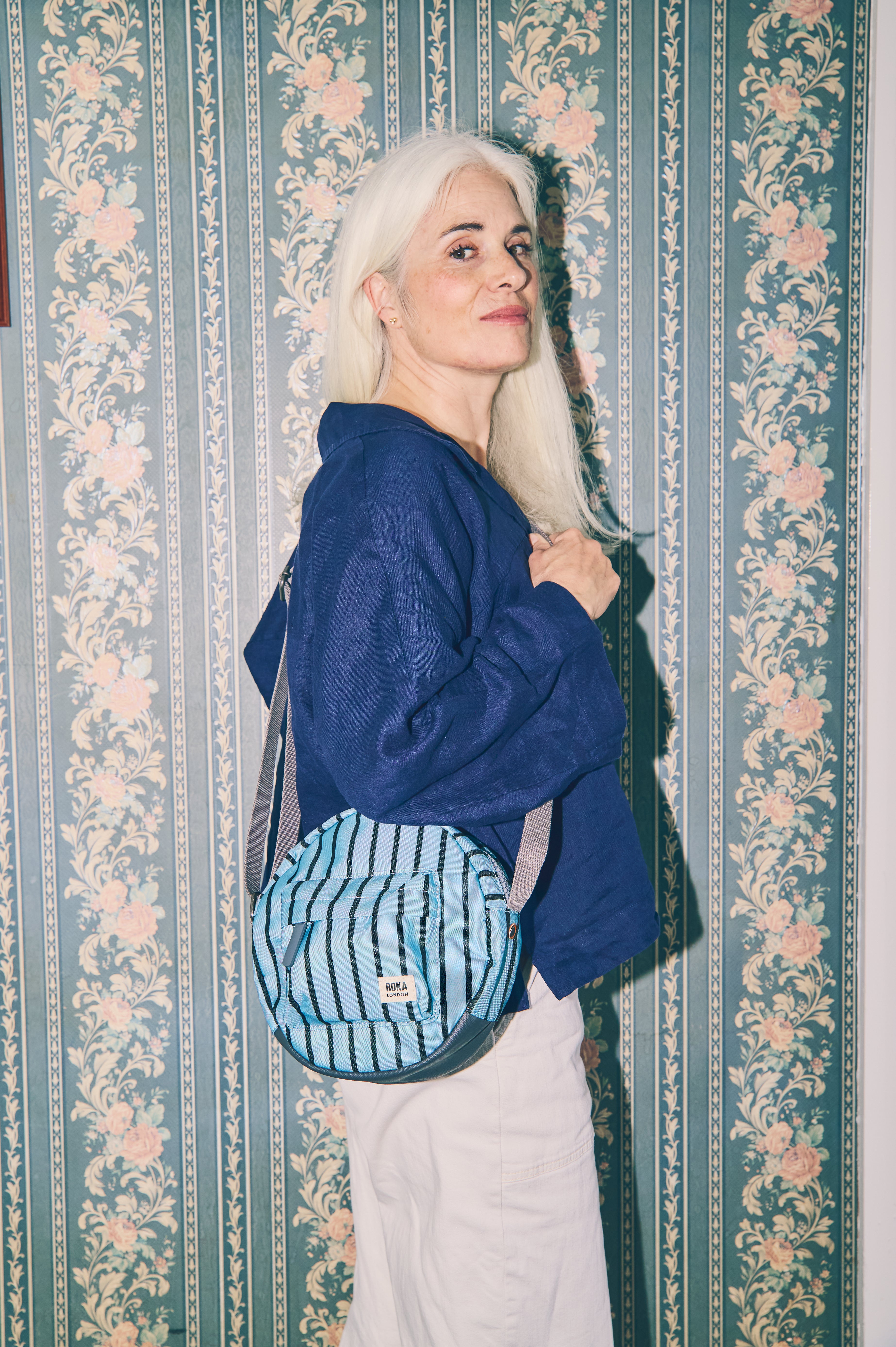 Roka London Paddington Small crossbody blue stripe 4,1 l