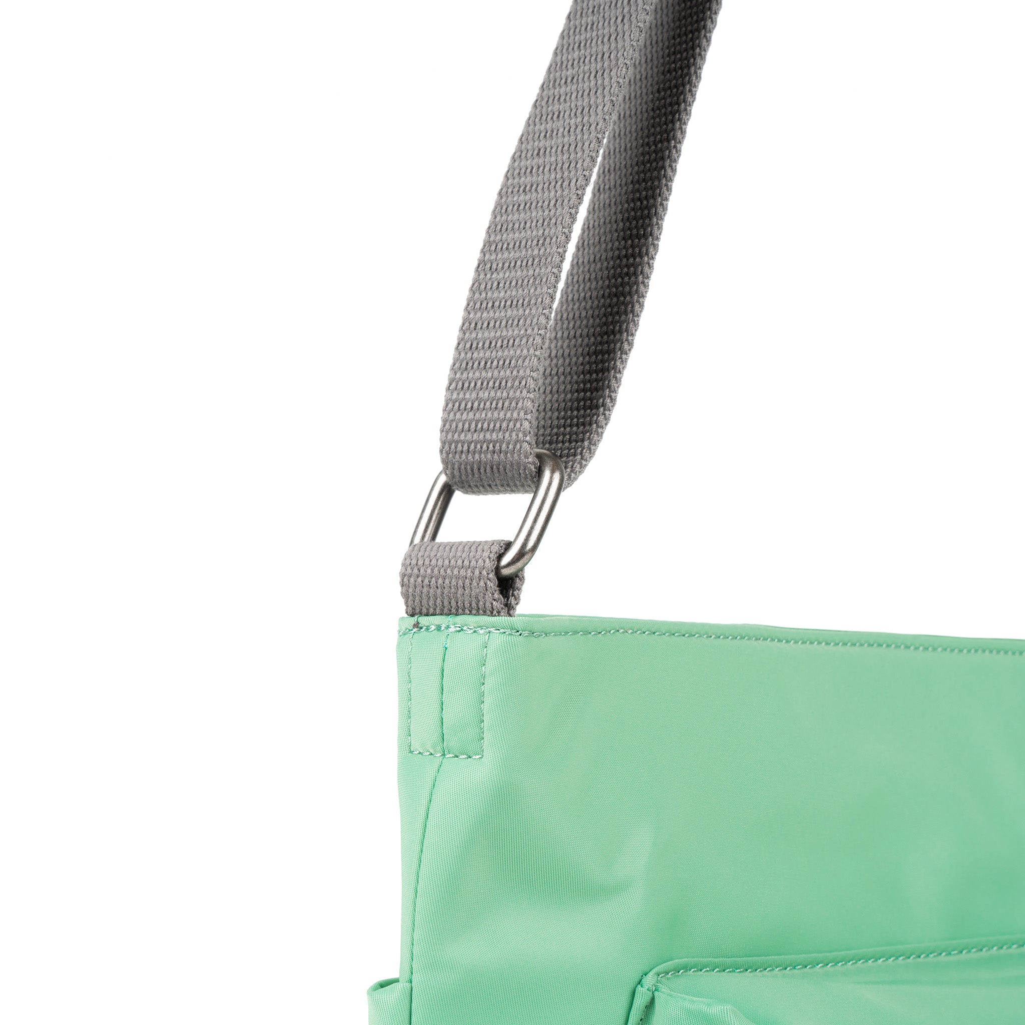Roka London Kennington Medium crossbody matcha 2,7 liter