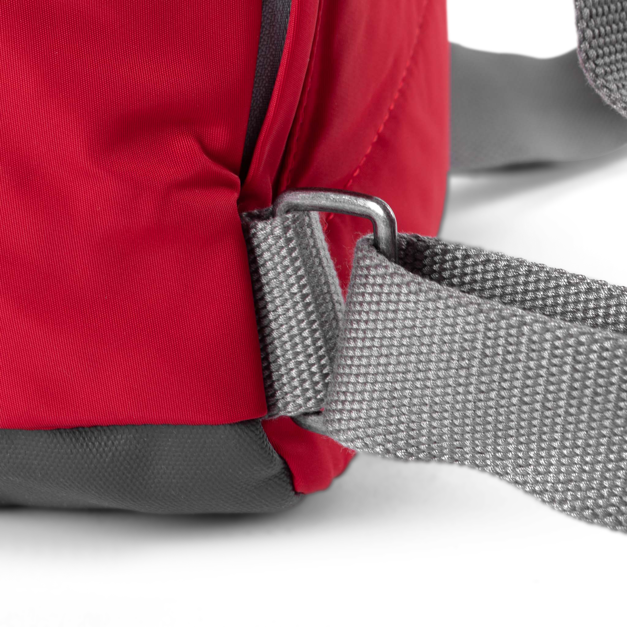Roka London Canfield ryggsekk cranberry rolltop vanntett