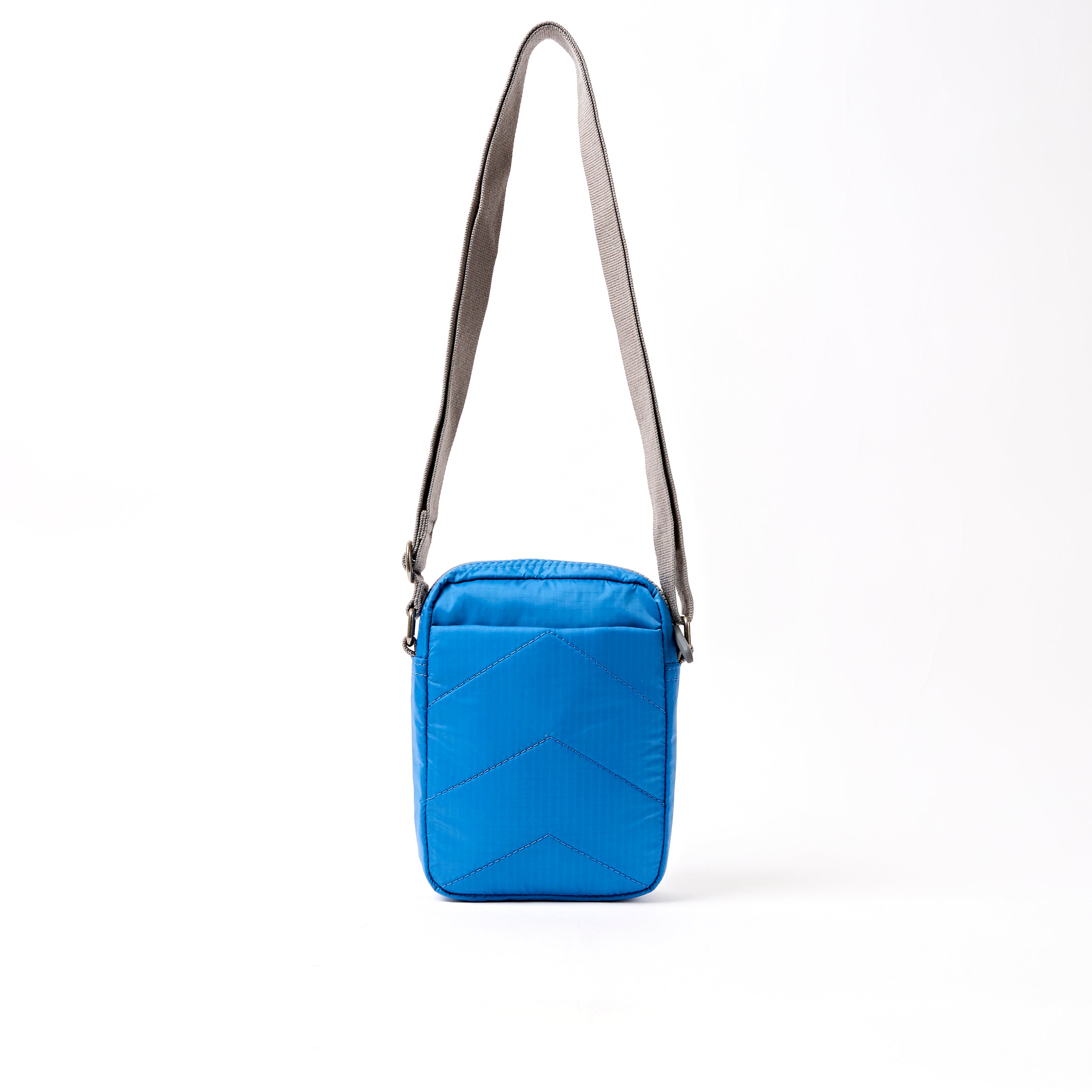 Roka London Bond crossbody small 1,5 liter malibu-blå
