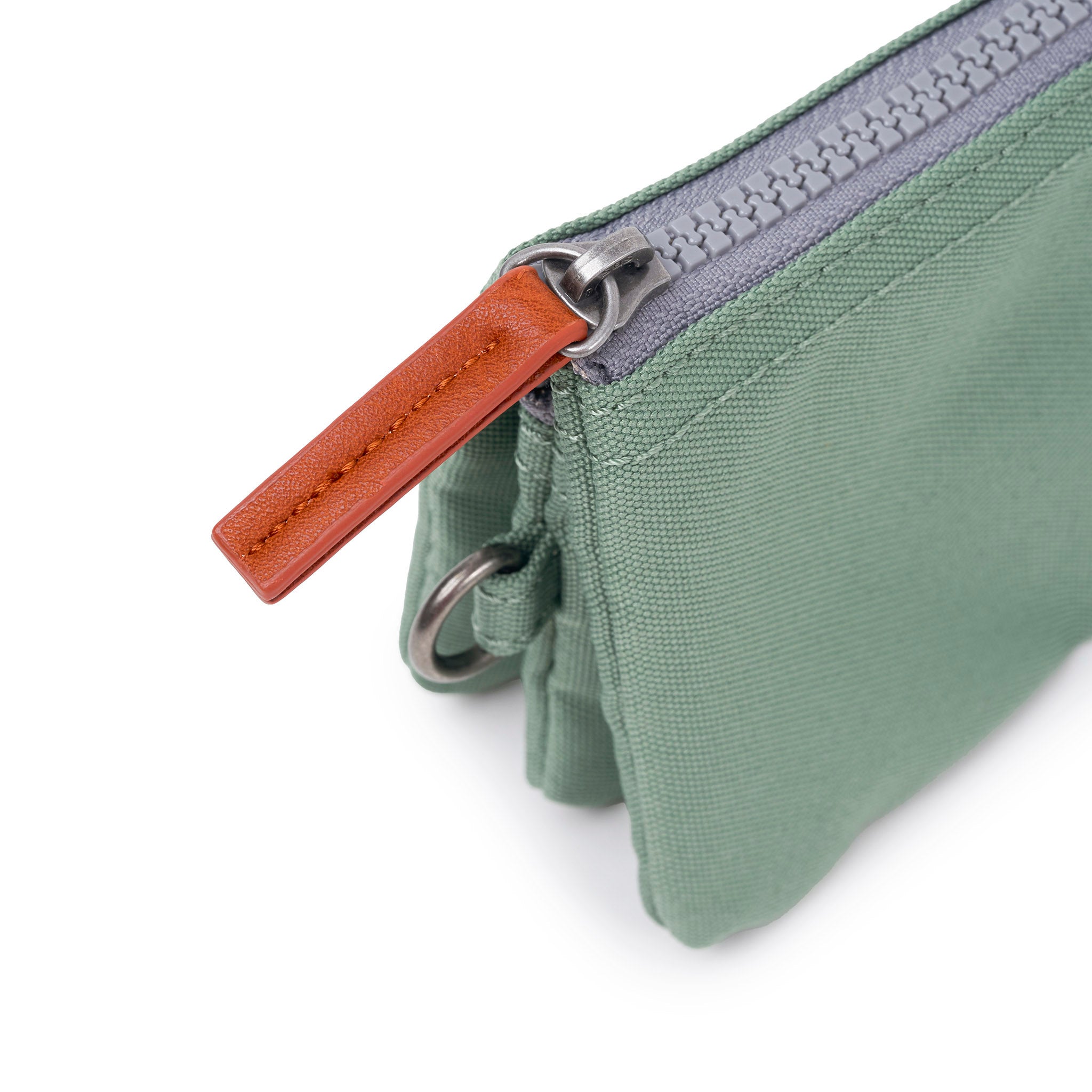 Roka London Carnaby Frost lommebok small 0,2 liter nylon