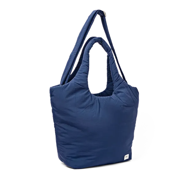Roka London Oxford skulderveske deep cobalt 24,3 liter vanntett