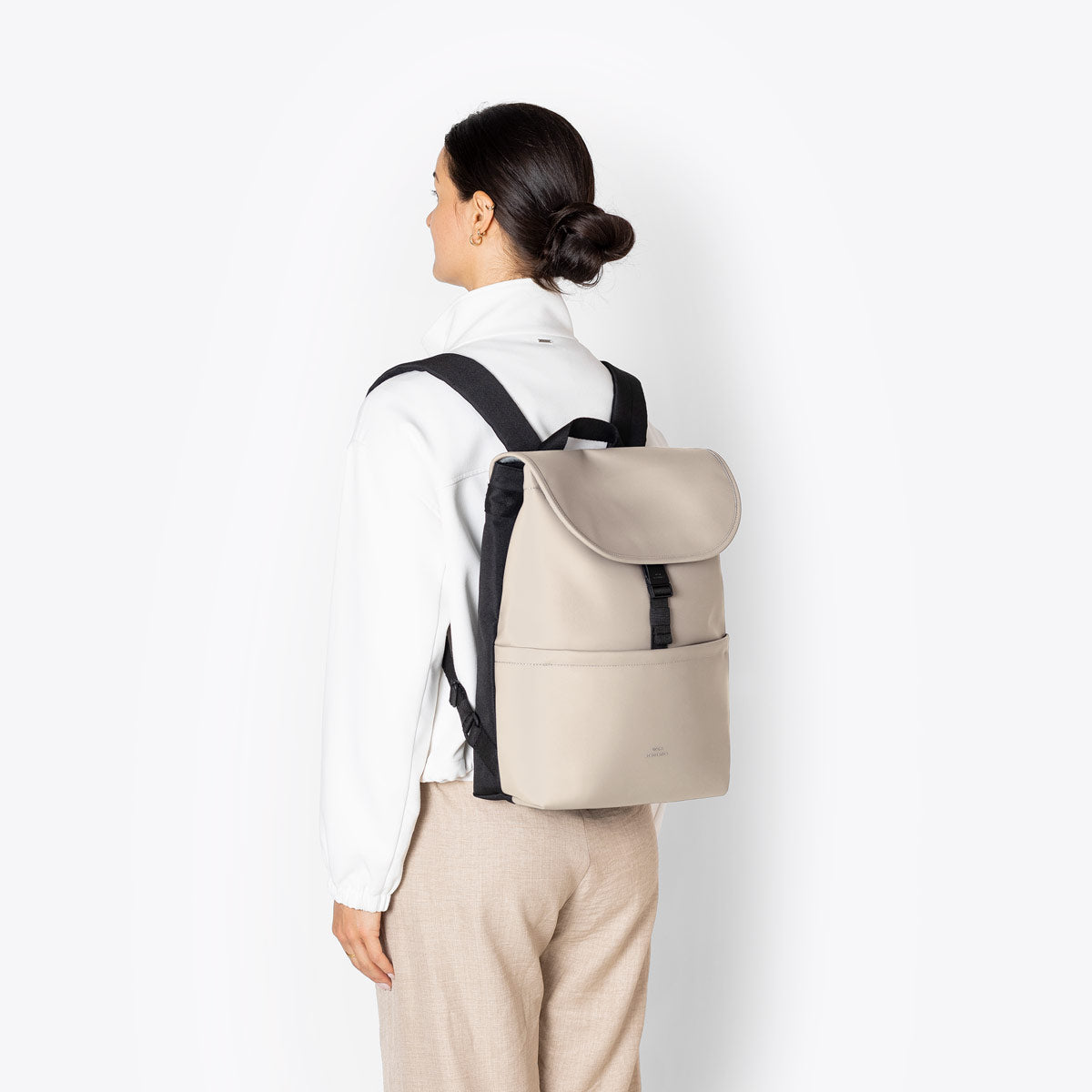 Ucon Acrobatics Mion flap-top ryggsekk Svart ripestoff skinnlook
