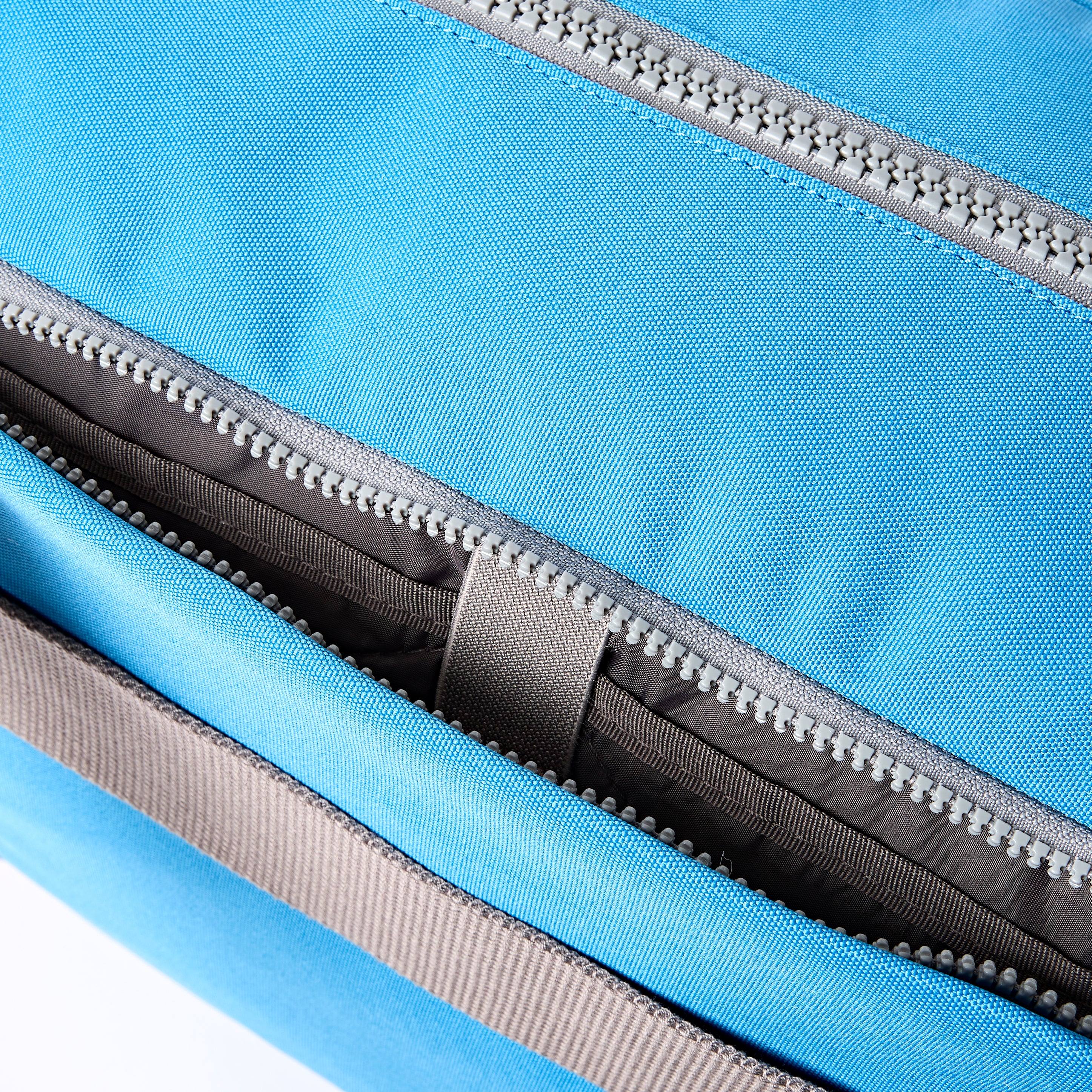Roka London Gatwick duffelbag malibu blue kabin