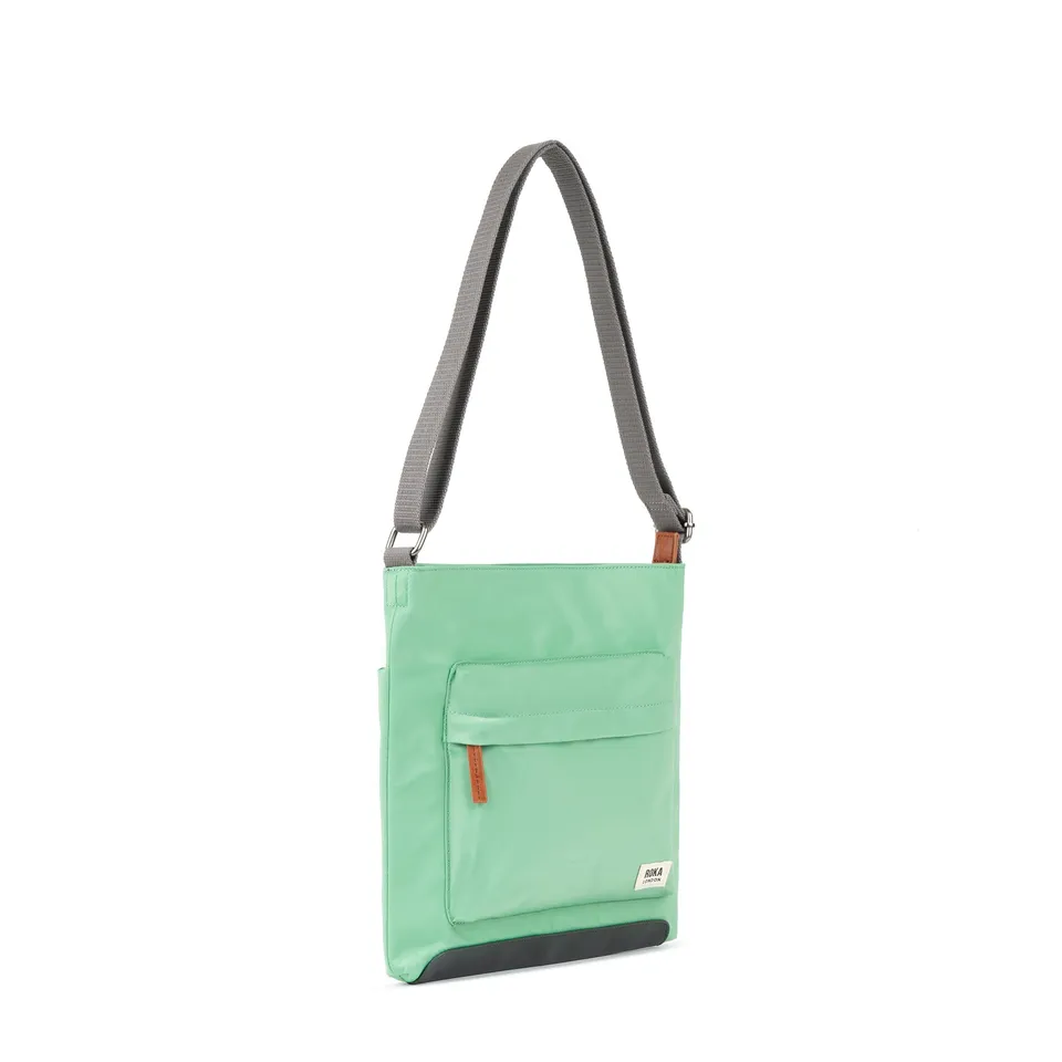 Roka London Kennington Medium crossbody matcha 2,7 liter