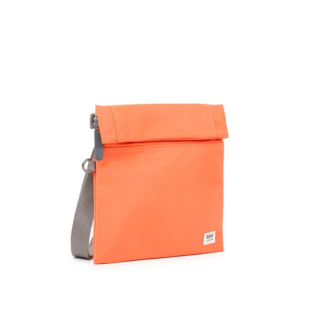 Roka London Stratford crossbody small firecracker 0,5 liter