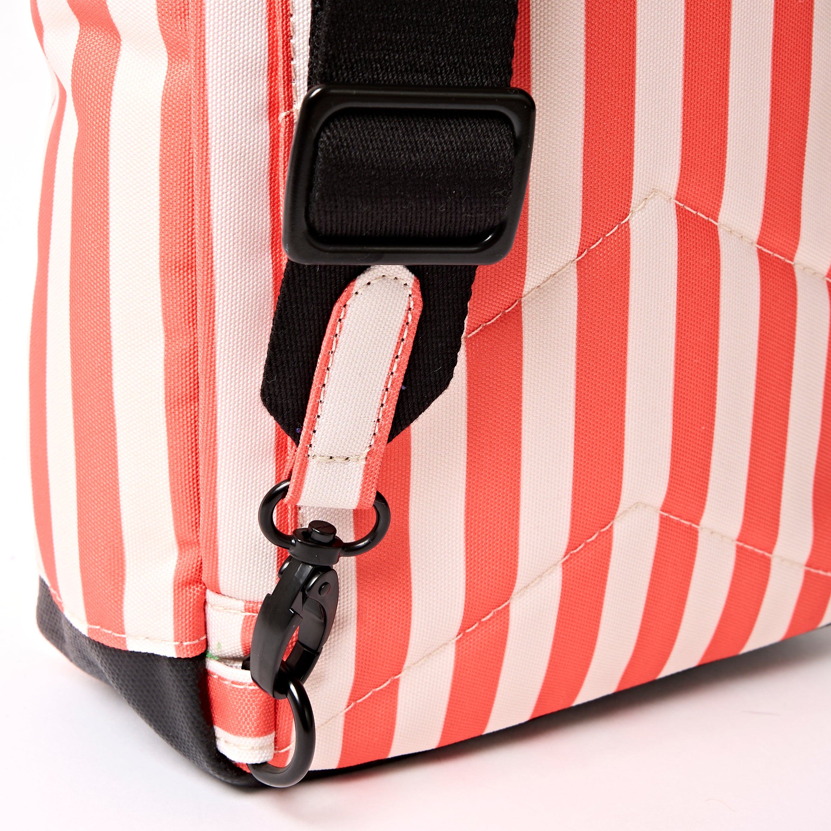 Roka London Willesden skulderveske large korall 5 liter
