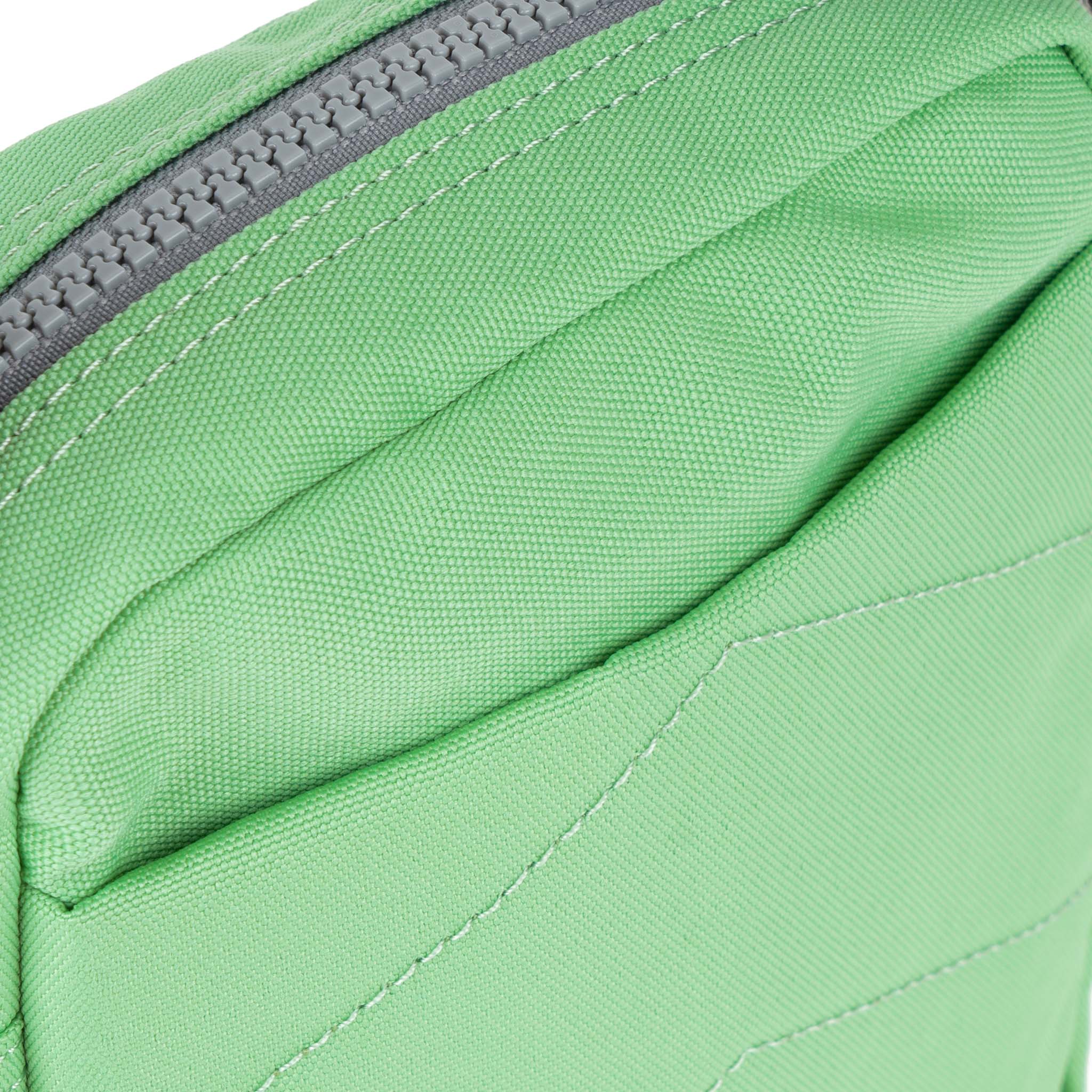 Roka London Bond crossbody small 1,5 liter peppermynte