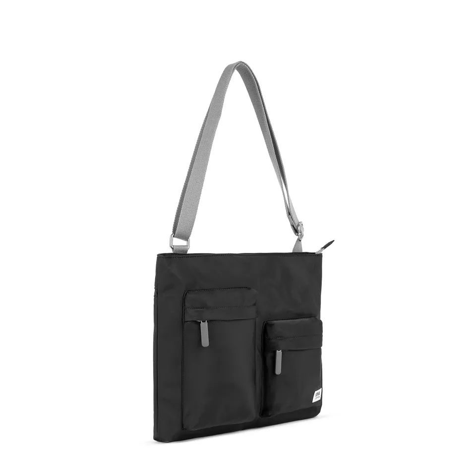 Roka London Moorgate messenger Medium Black PC-veske