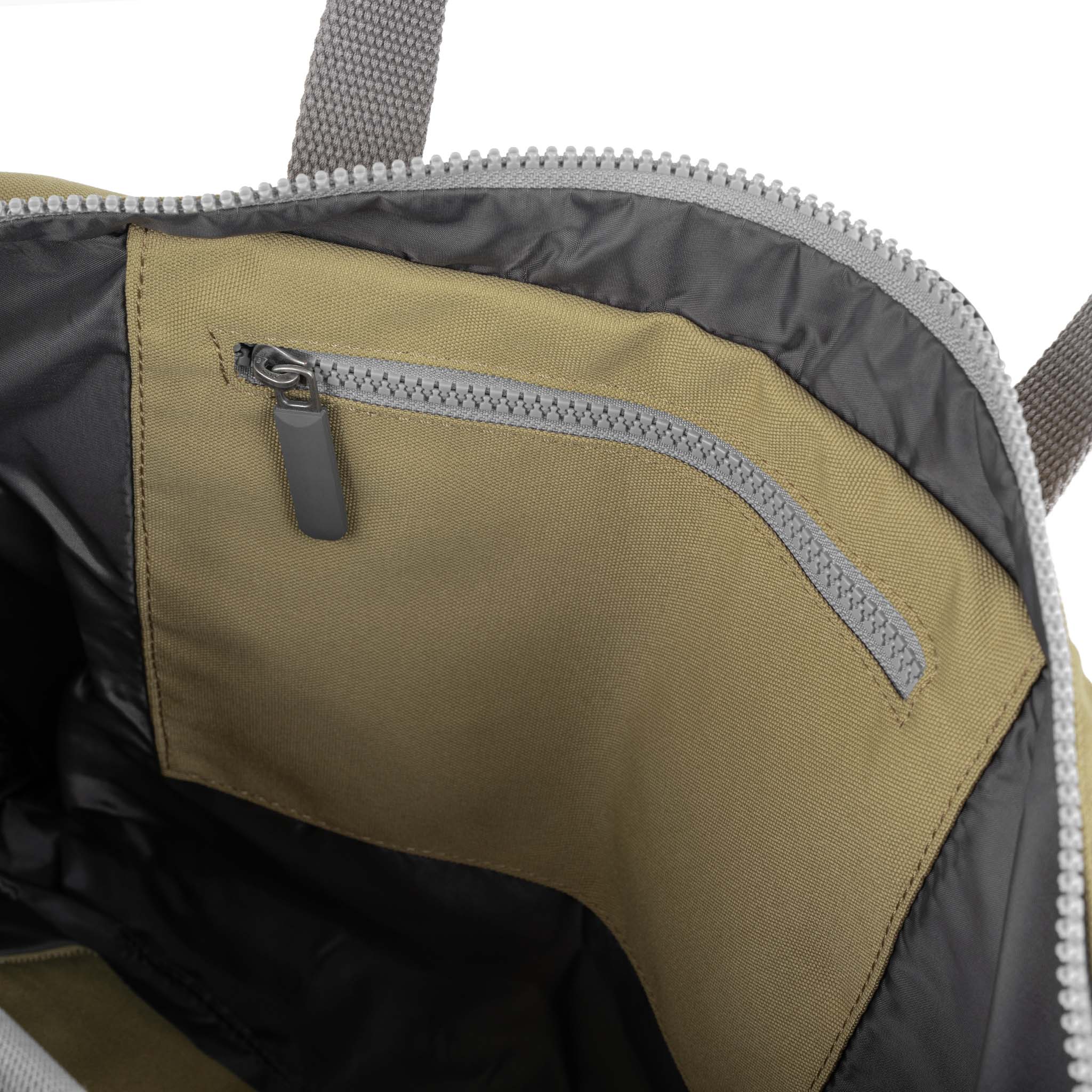 Roka London Blackfriars jobbag Large Khaki PC-veske 4,2 liter