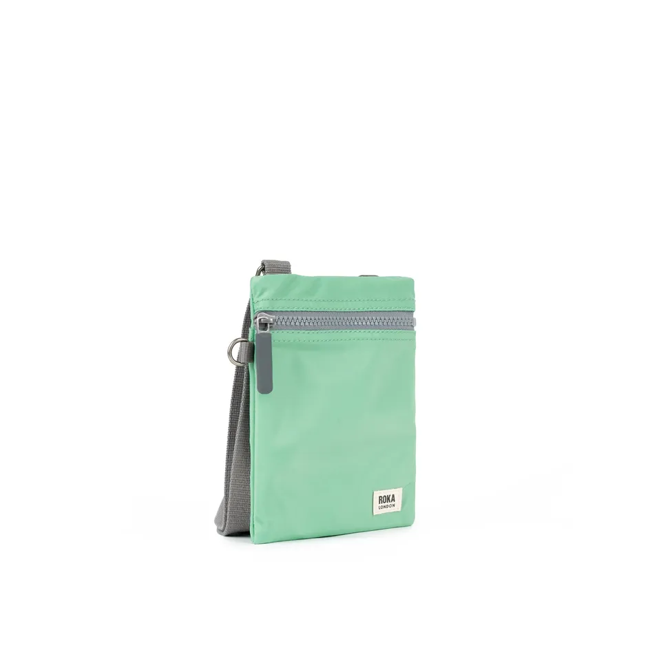 Roka London Chelsea Pocket Sling skulderveske matcha XS værbestandig