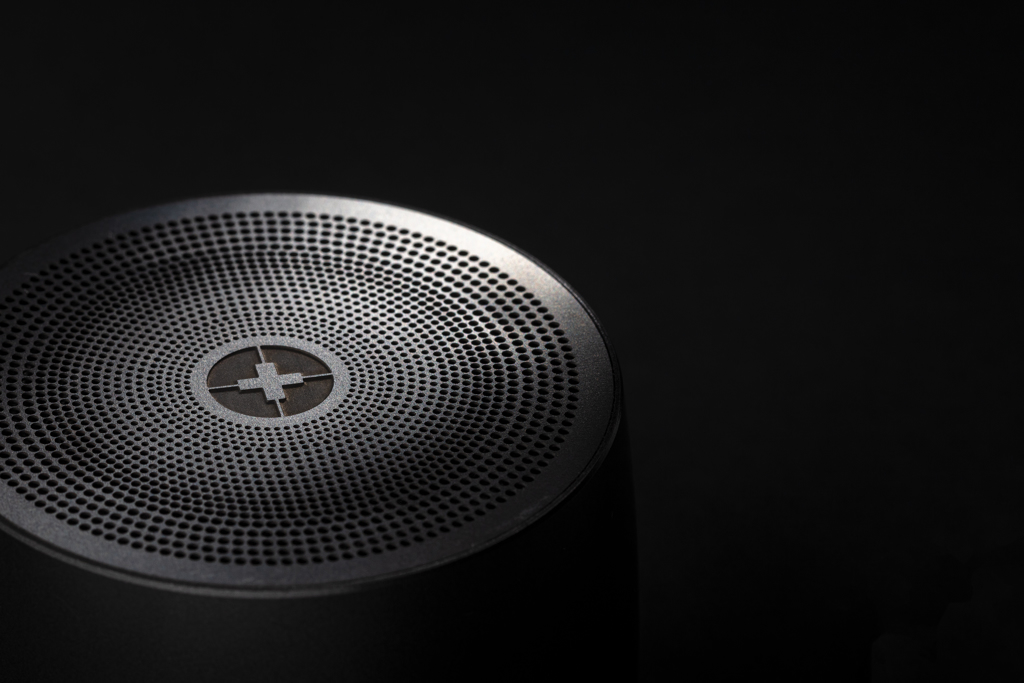 Swiss Peak 5W bluetooth høyttaler grå bass