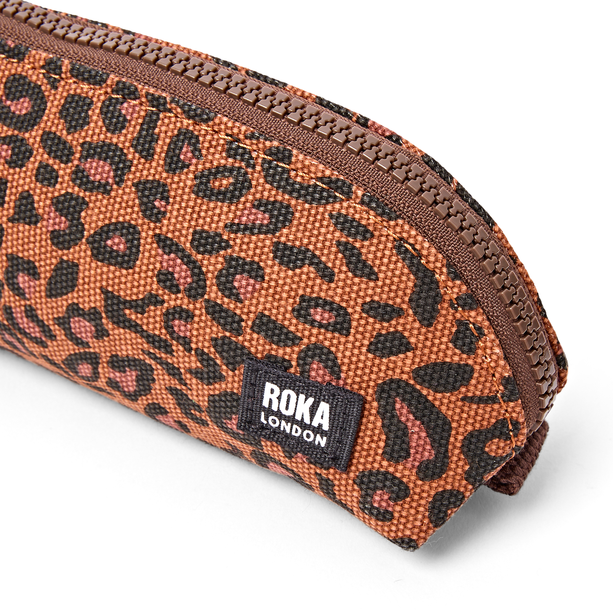 Roka London Tate mappe Small leopard mini bomull