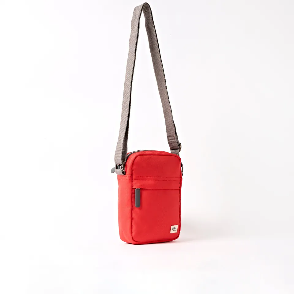 Roka London Bond Small crossbody 1,5 liter scarlet