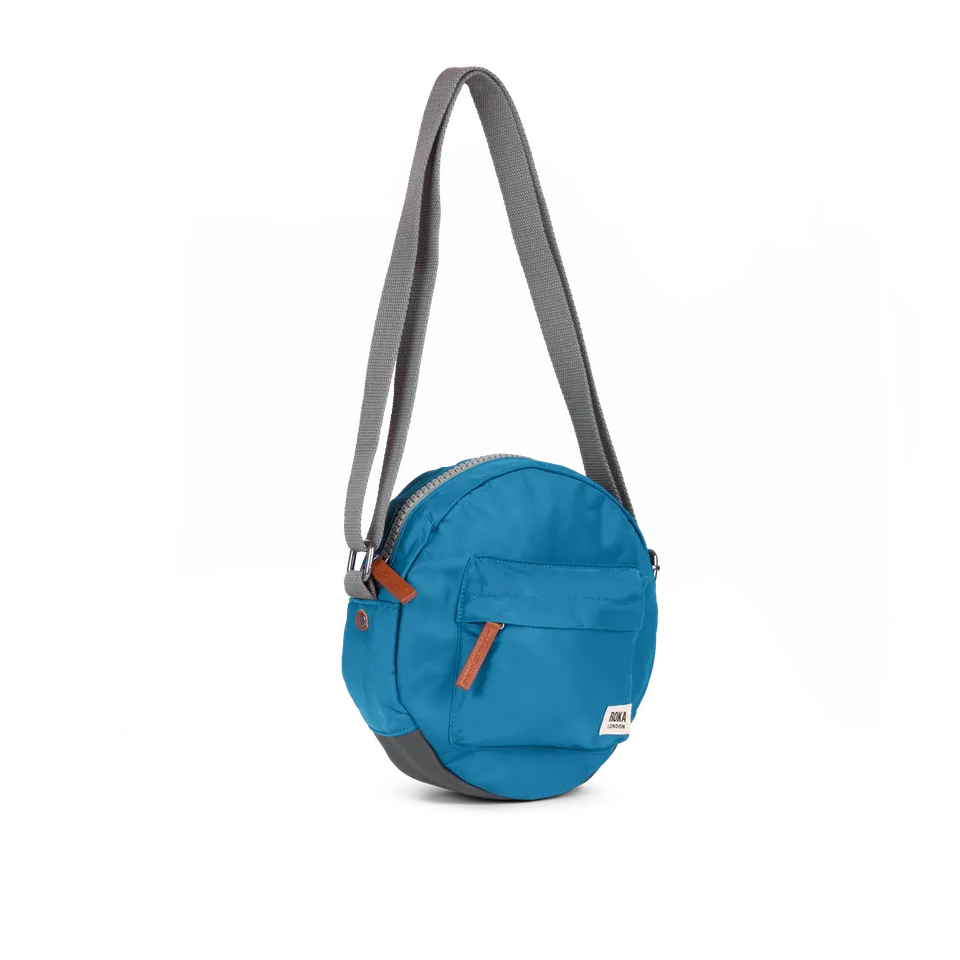 Roka London Paddington Small crossbody-veske marine vanntett