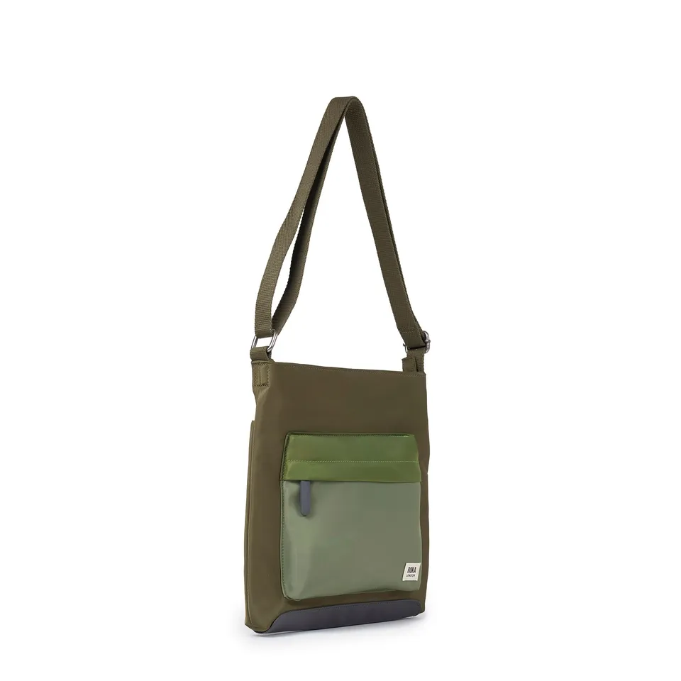 Roka London Kennington Crossbody skulderveske medium military tonal