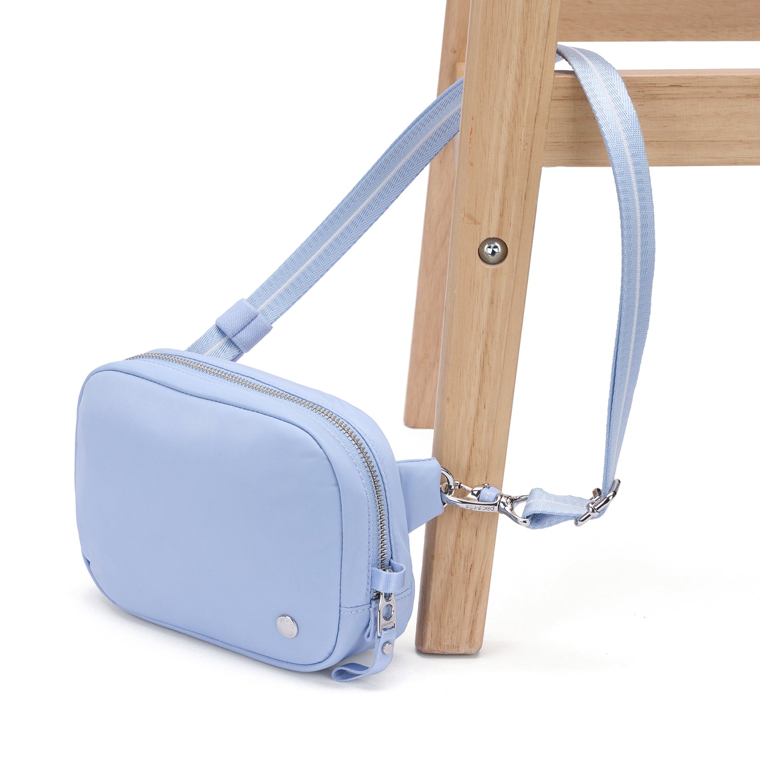 Pacsafe W Micro Sling slingveske svart RFID