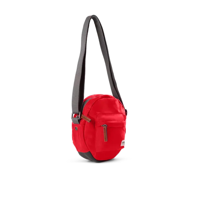 Roka London Paddington Small skulderveske 4,1L cranberry