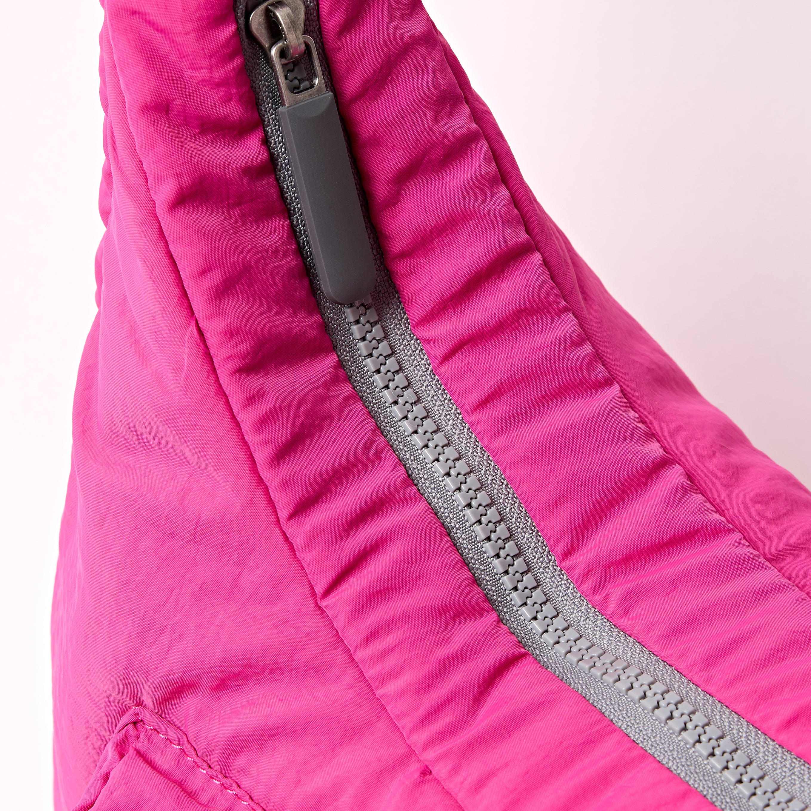 Roka London Belsize Very Berry skulderveske Medium vattert