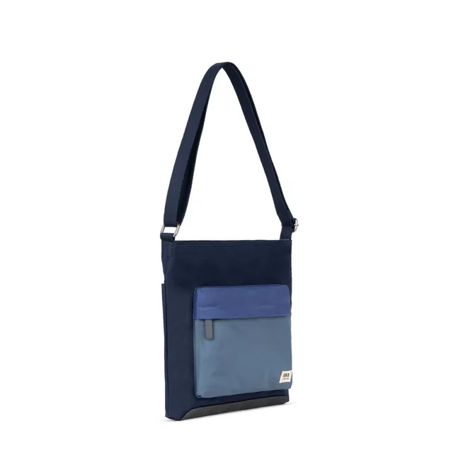 Roka London Kennington Indigo crossbody Medium 2,7 liter