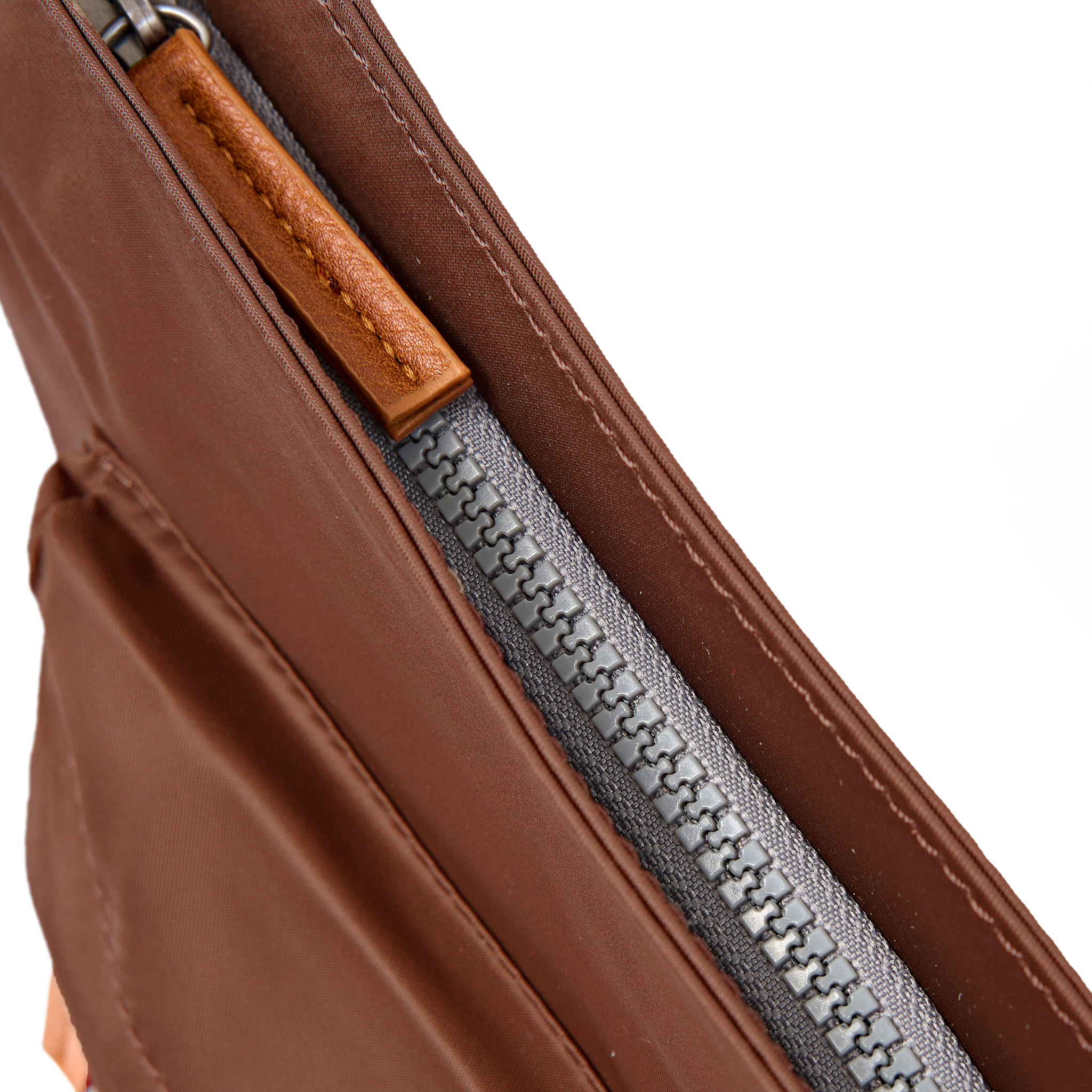 Roka London Kennington Crossbody Bag veske Rocky Road Medium 2,7L