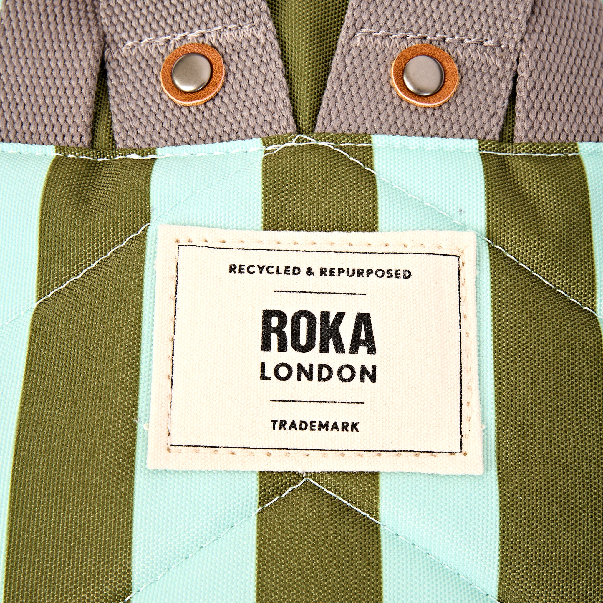 Roka London Canfield sekk small moss stripe 9,8 l