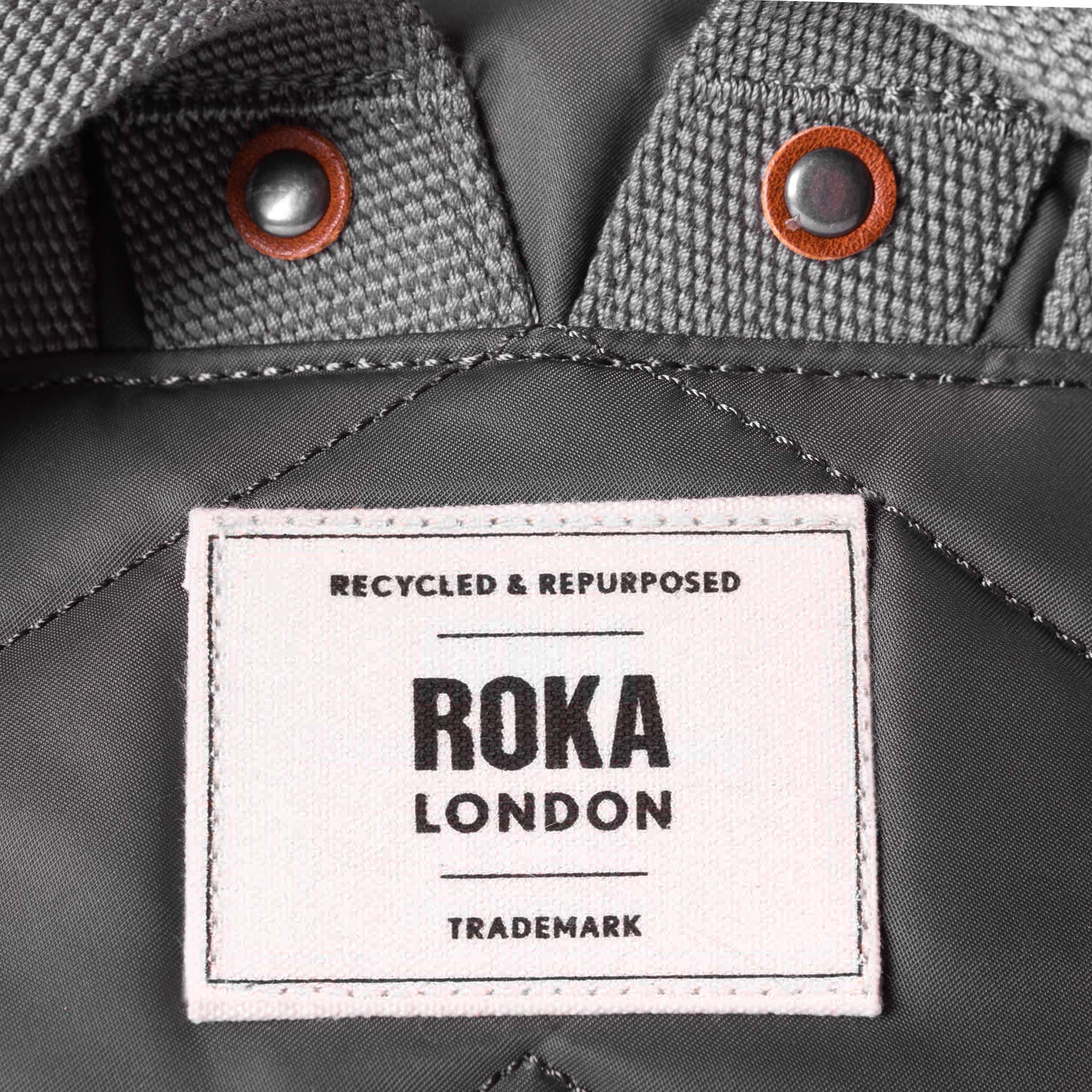 Roka London Canfield Roll Top ryggsekk Graphite Medium vanntett