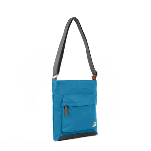 Roka London Kennington Medium skulderveske marine