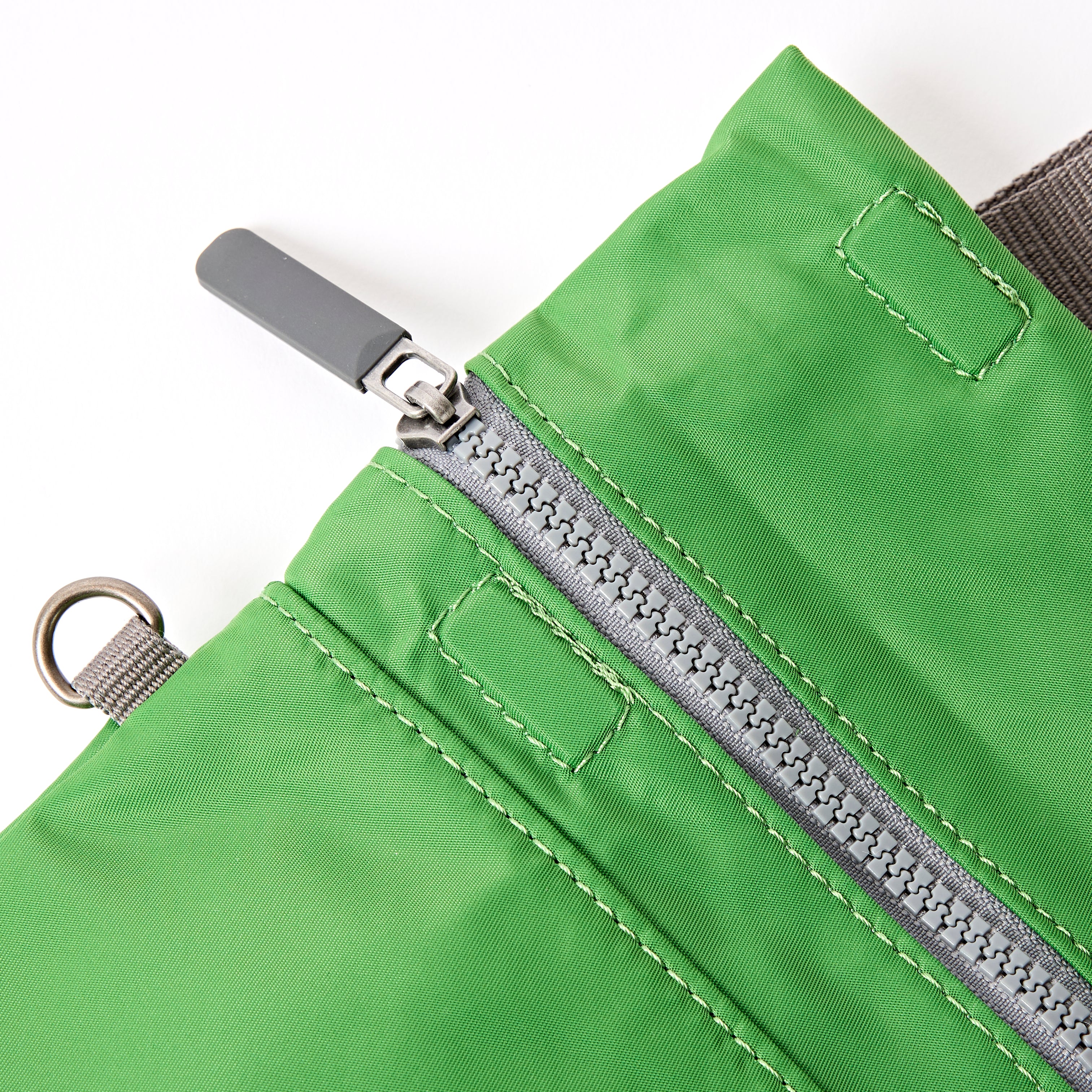 Roka London Stratford crossbody Lime Small 0,5 liter