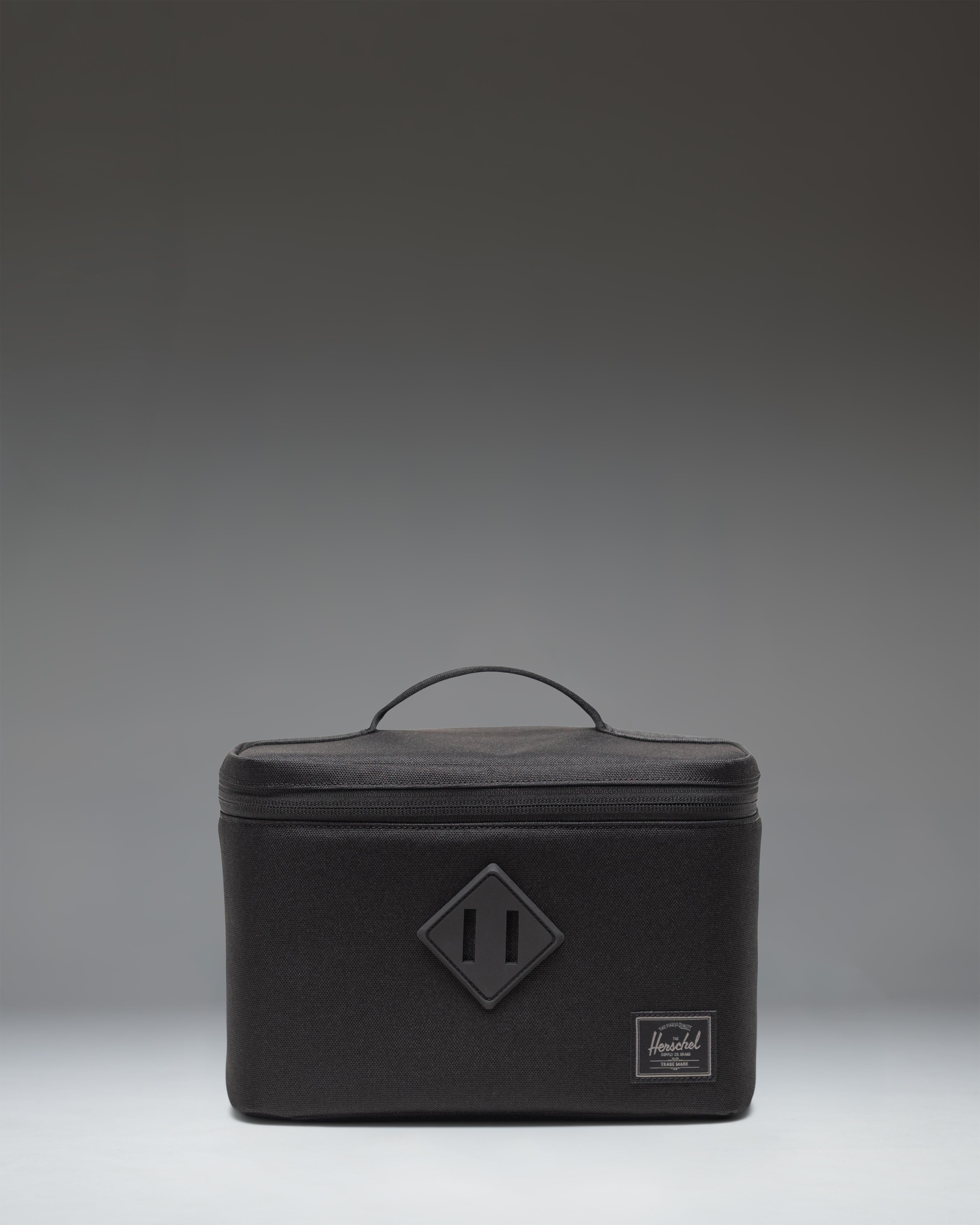 Herschel Heritage Lunch Box matboks svart isolert