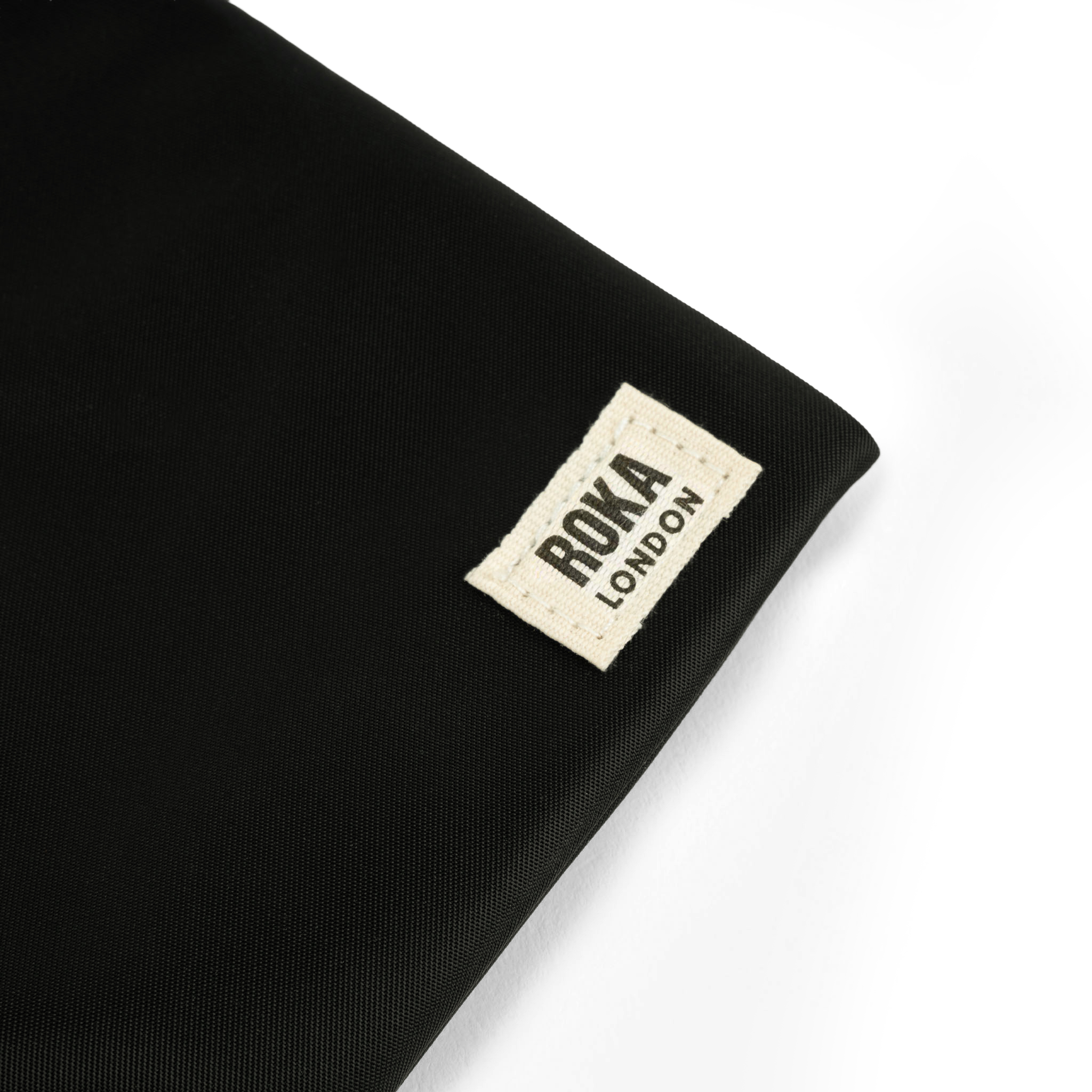 Roka London Chelsea XS sling-veske 0,3 liter svart