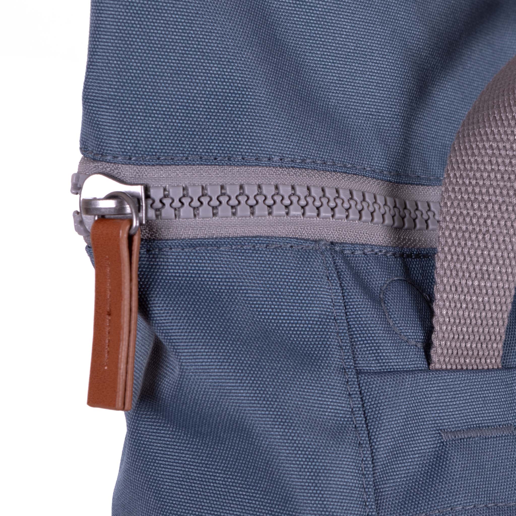 Roka London Finchley Backpack ryggsekk airforce roll-top