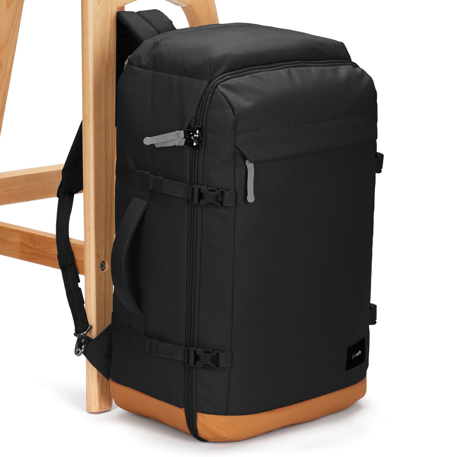 Pacsafe GO 44L ryggsekk Jet Black tyverisikker