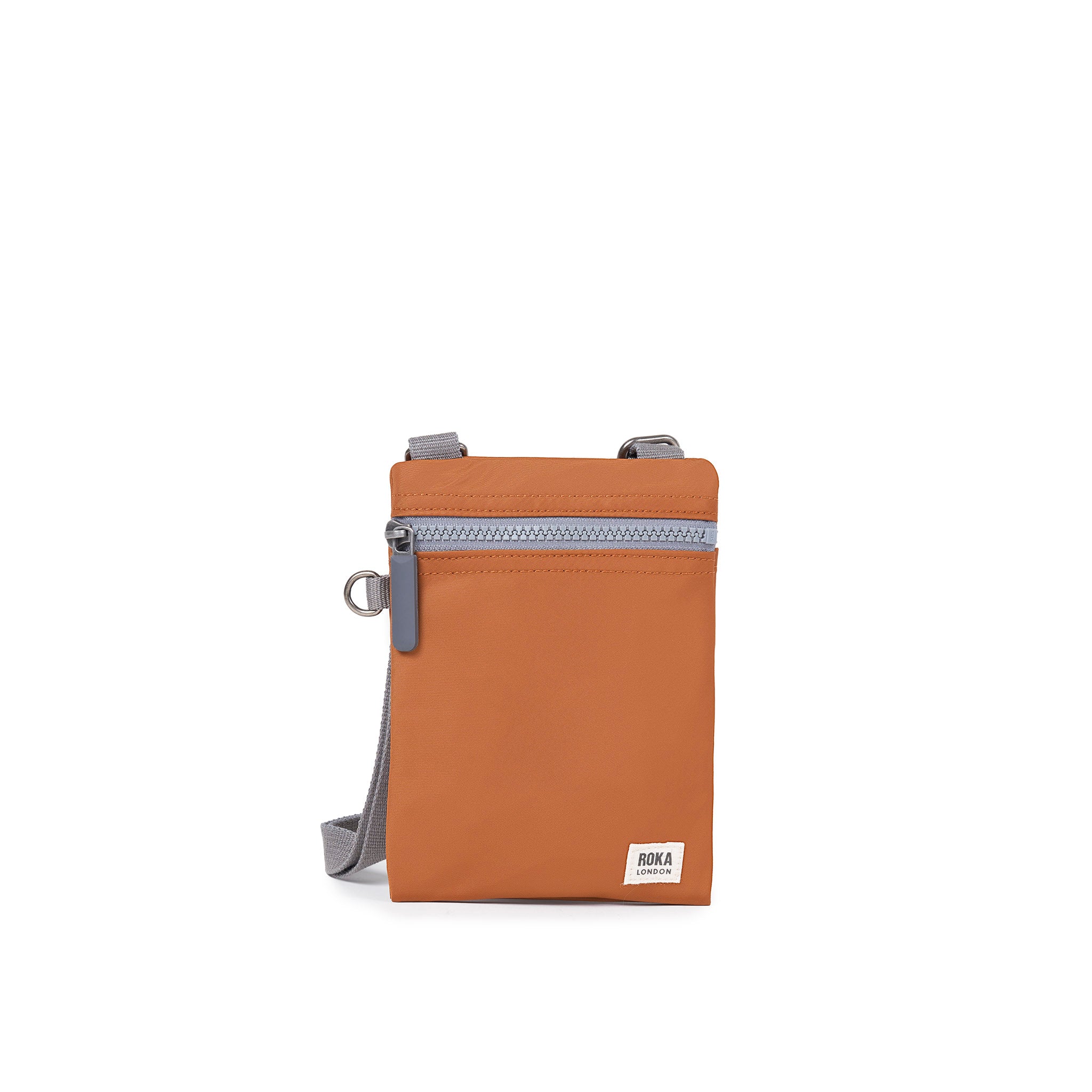 Roka London Chelsea Pocket Sling skulderveske brun XS værbestandig