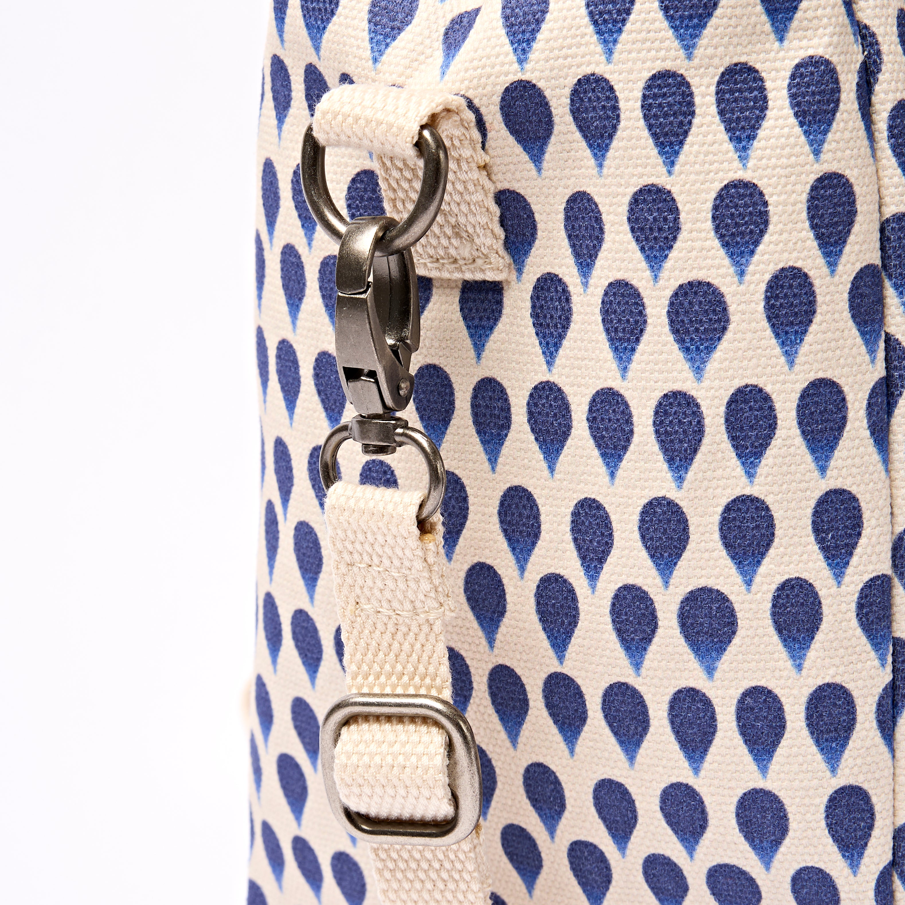 Roka London Hampstead lunsjveske Denim Rain isolert