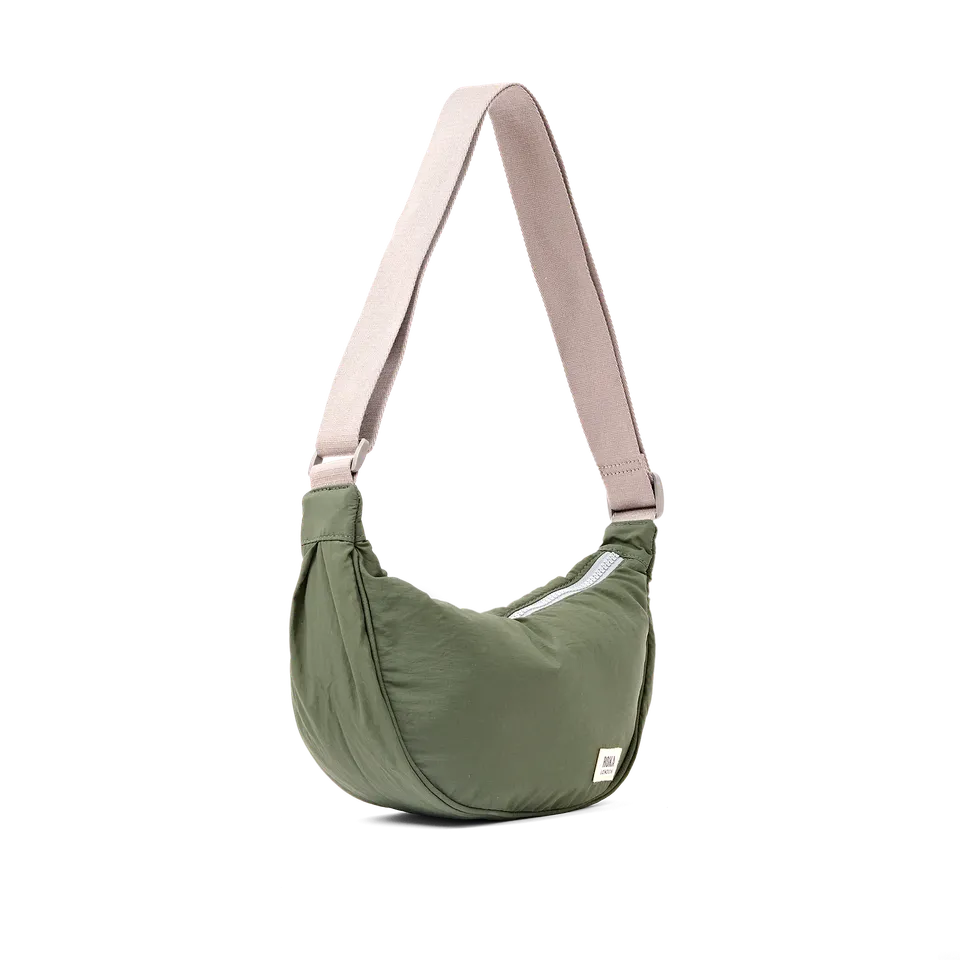 Roka London Farringdon Olive halvmåneveske Small lett