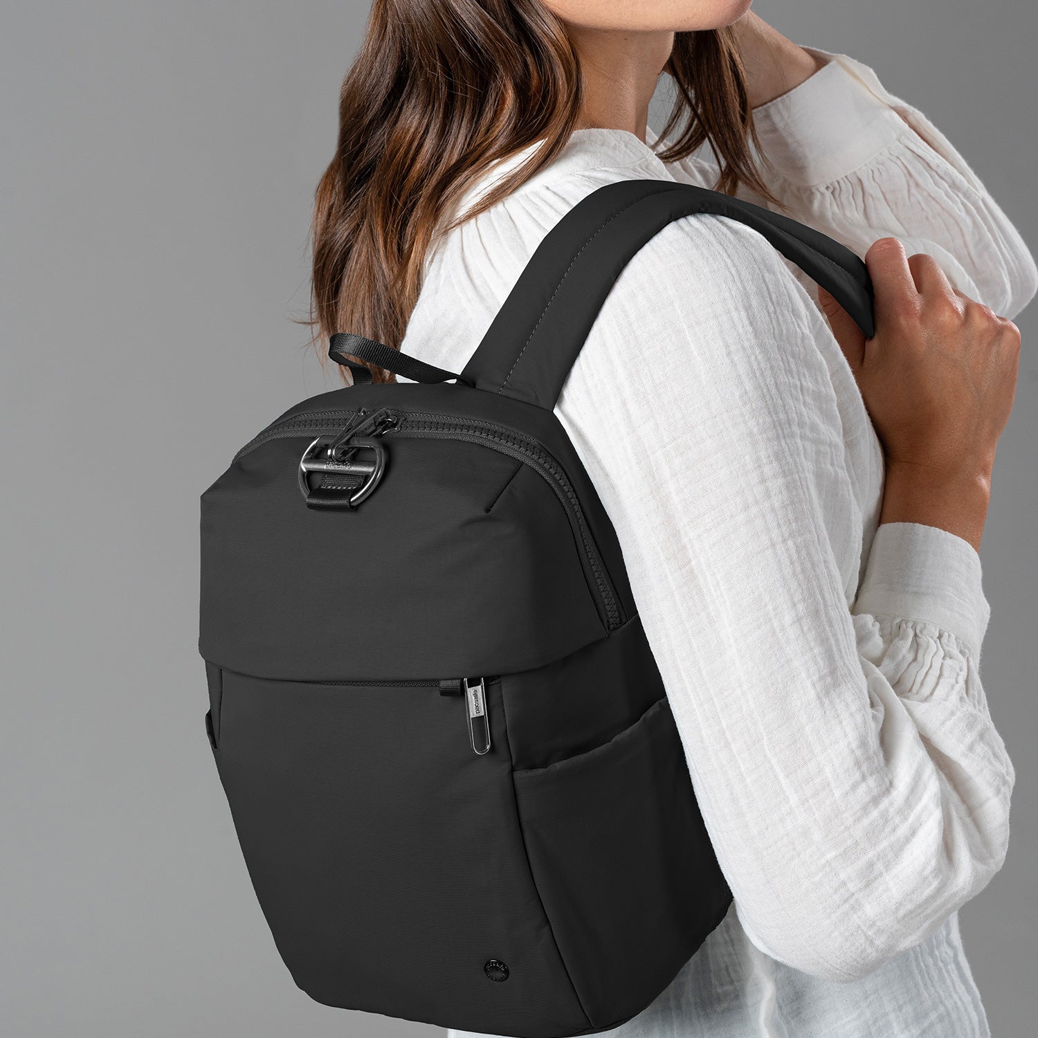 Pacsafe CX ryggsekk 8L petite svart tyverisikker