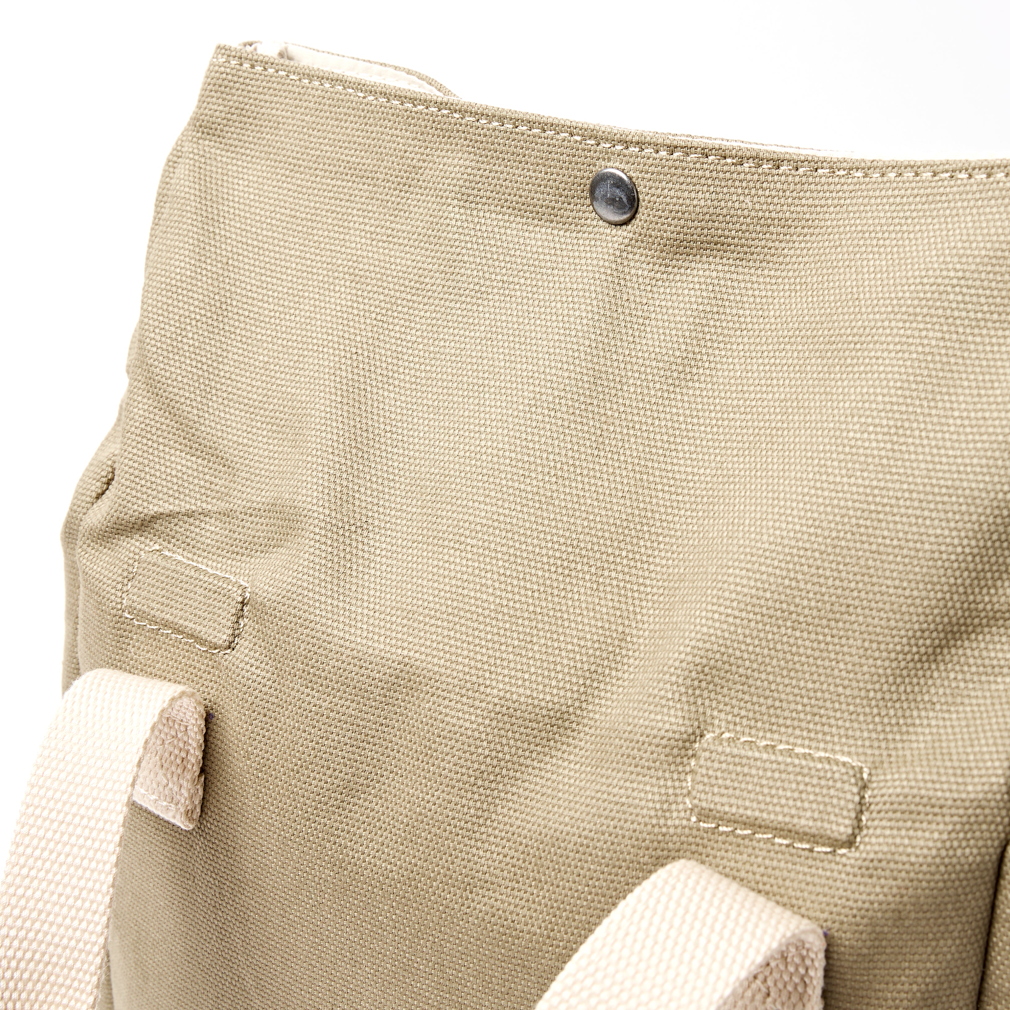 Roka London Hampstead lunsjveske Taupe isolert 7,4L