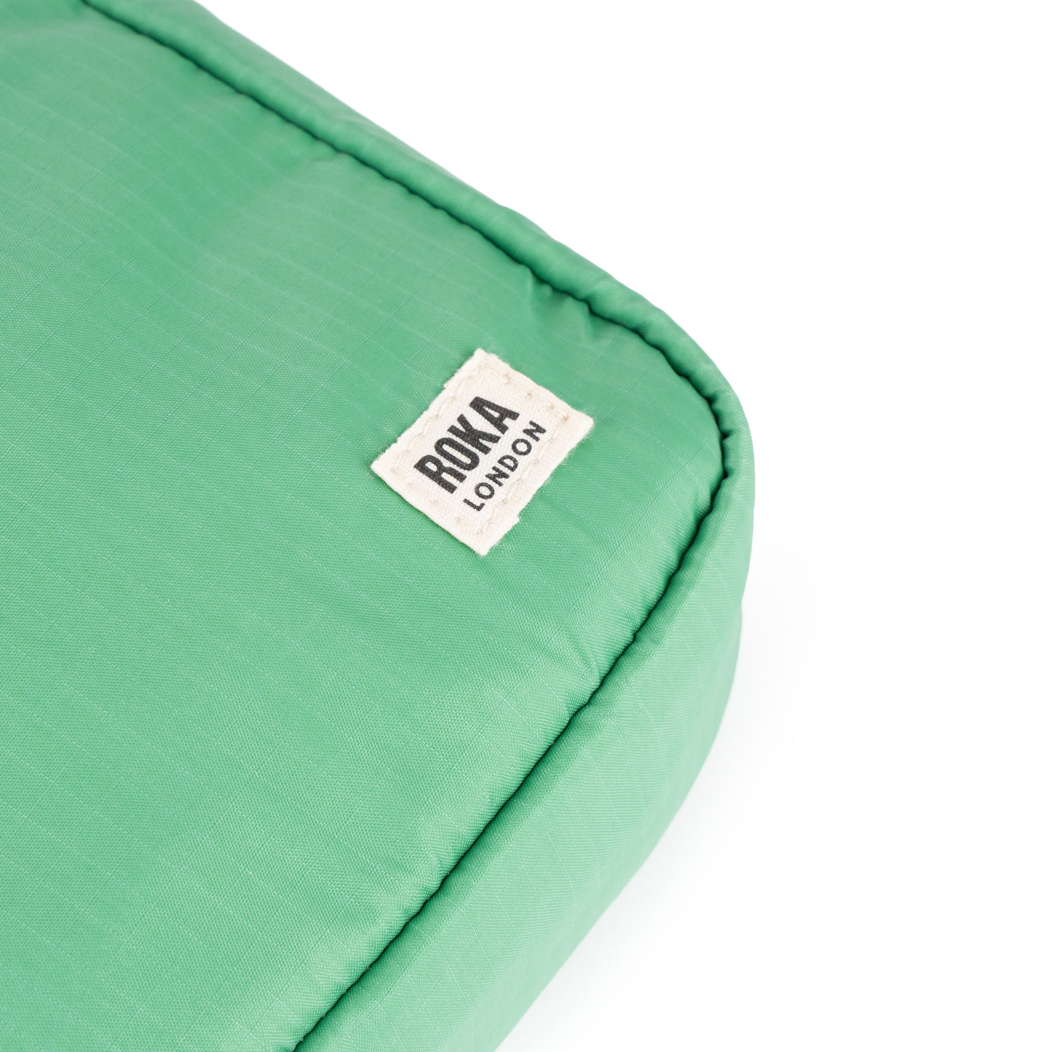 Roka London Bond crossbody matcha small vanntett