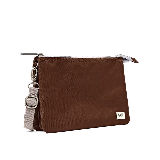 Roka London Carnaby crossbody XL sjokoladebrun