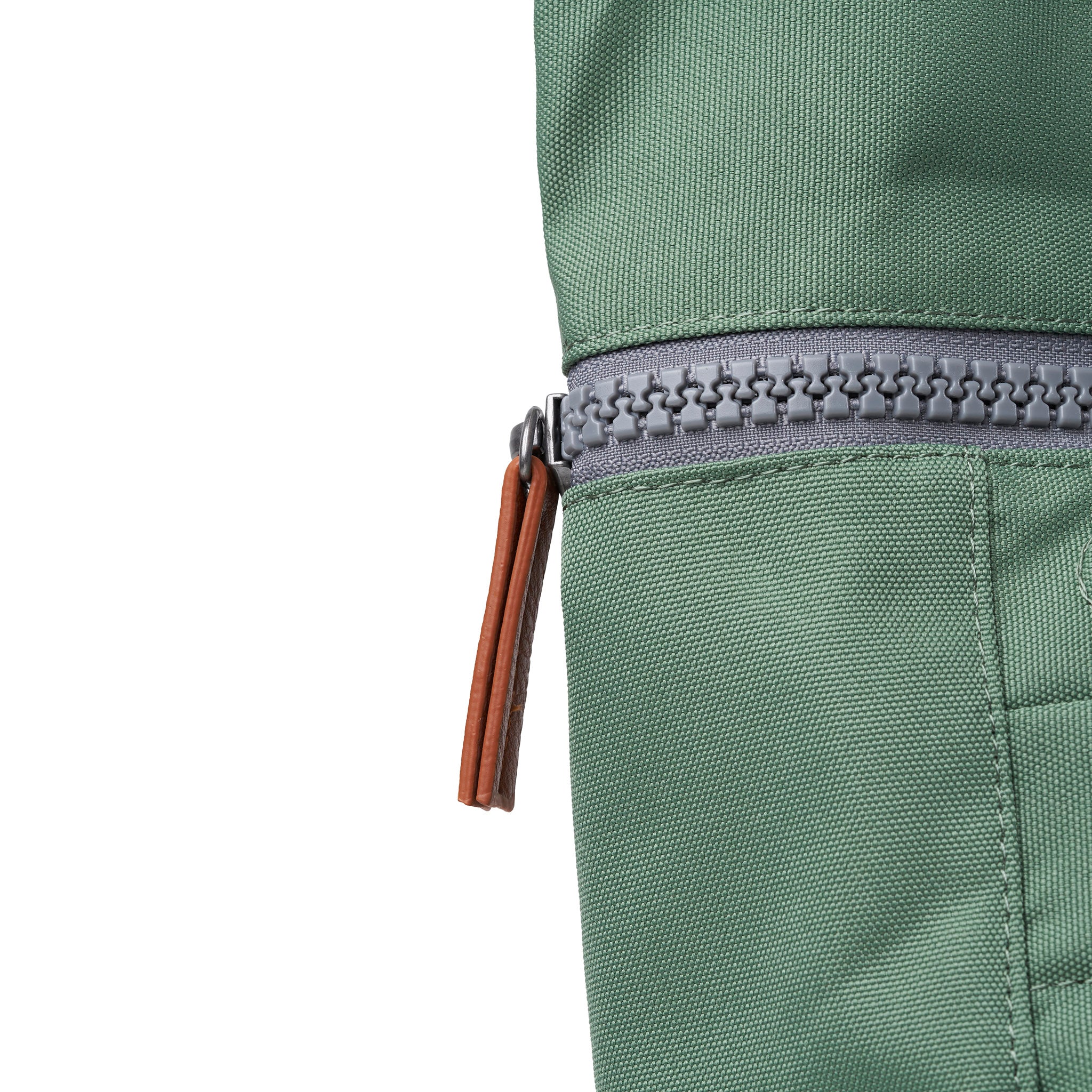 Roka London Finchley ryggsekk Frost rolltopp vannflaskeholder