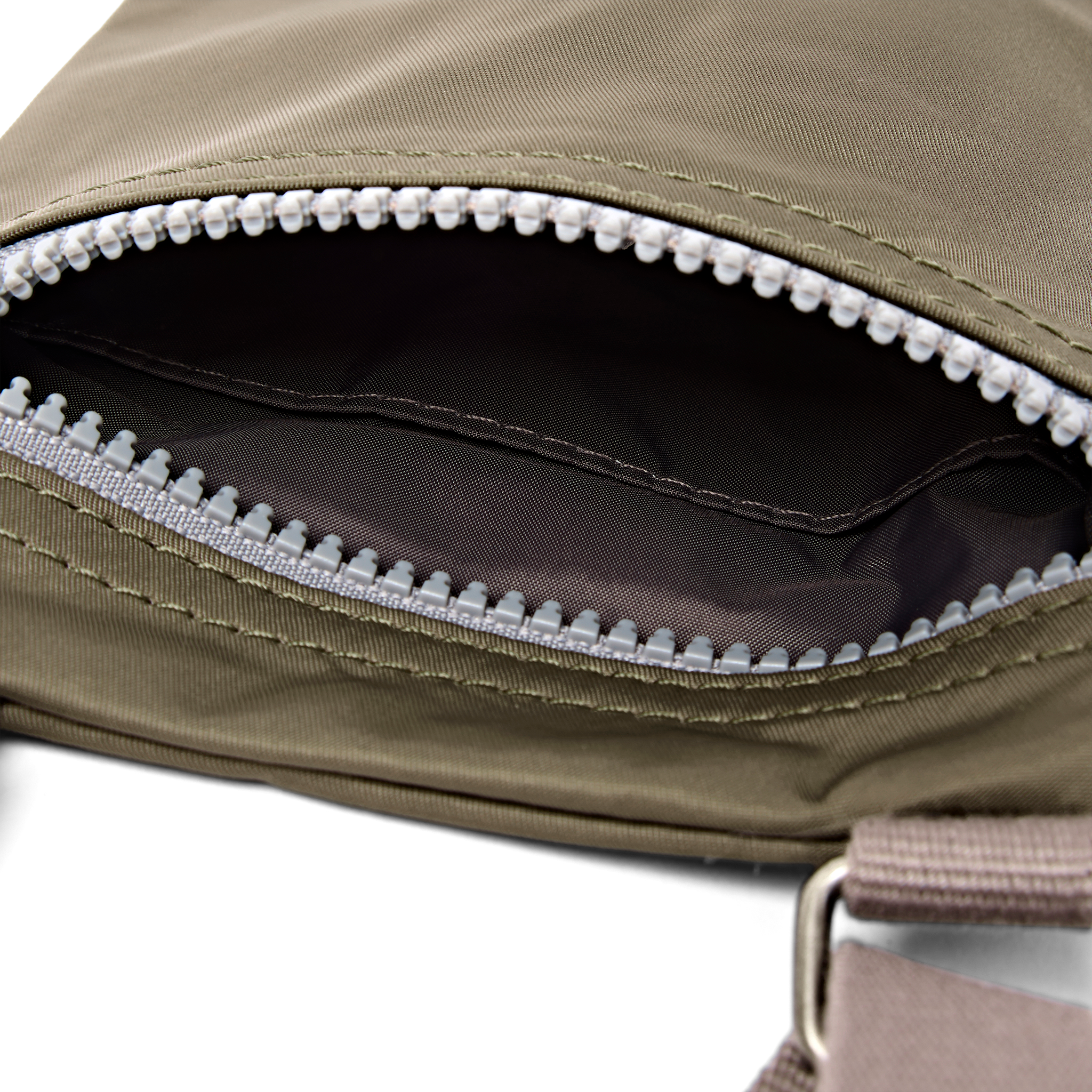 Roka London Chelsea Pocket Sling skulderveske Army Extra Small værbestandig