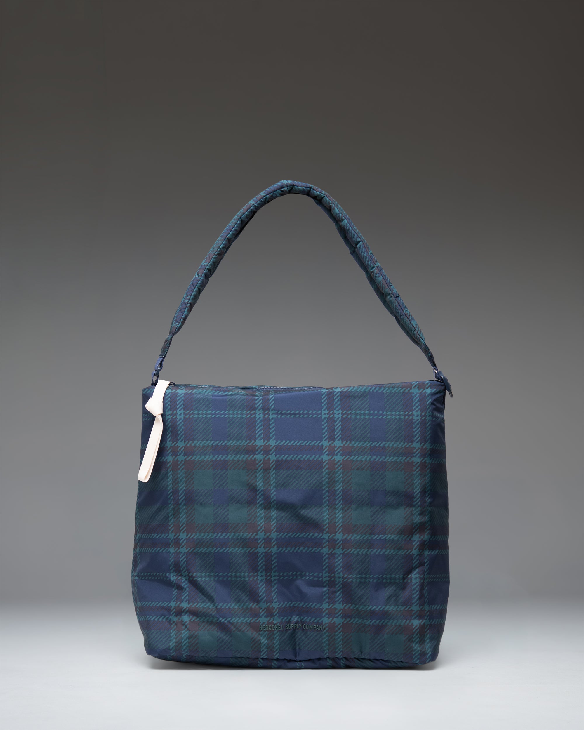 Herschel Cloudform Tote totebag svart polstret