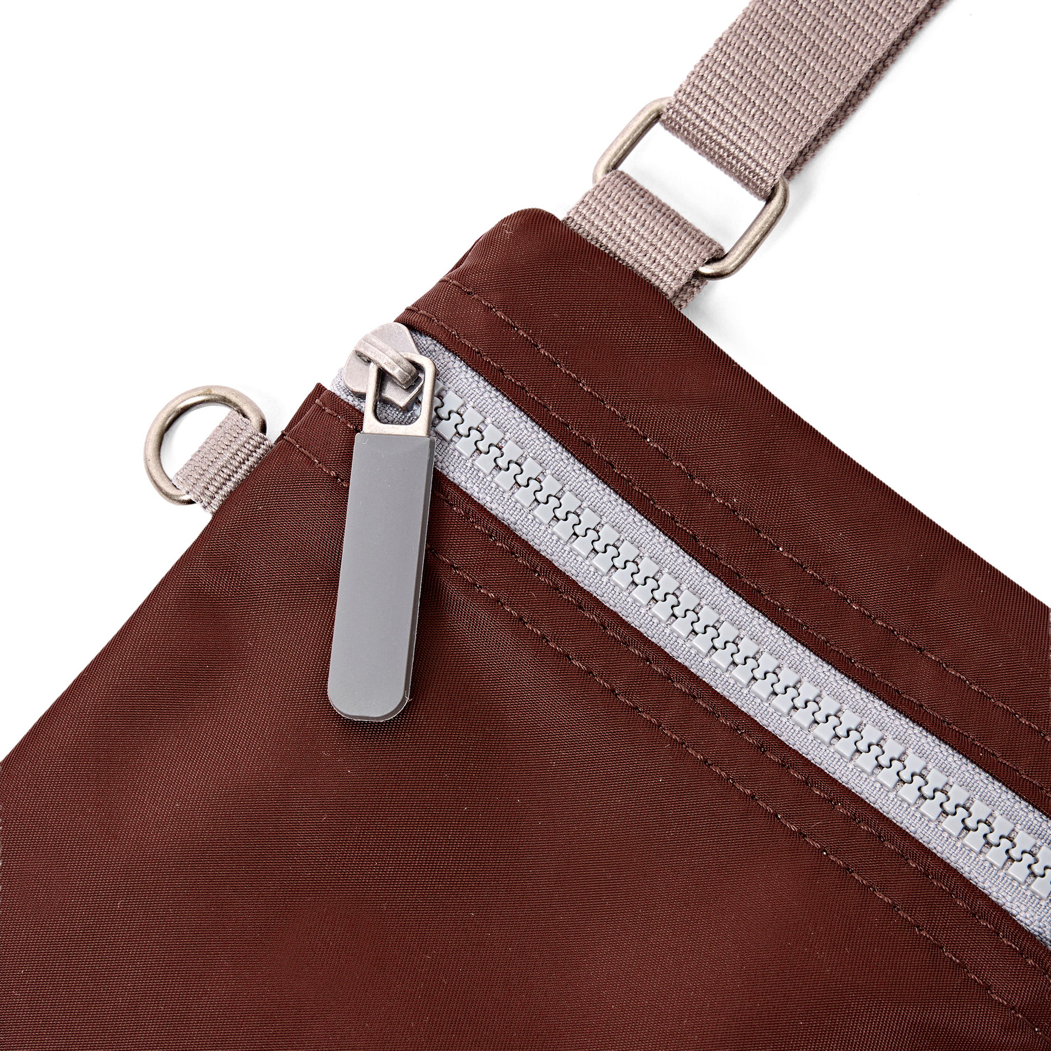 Roka London Chelsea Pocket Sling skulderveske XS 0,3L Rocky Road