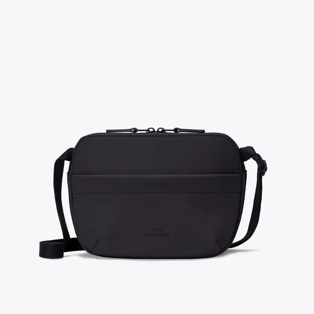 Ucon Acrobatics Melvin crossbody svart medium slitesterk