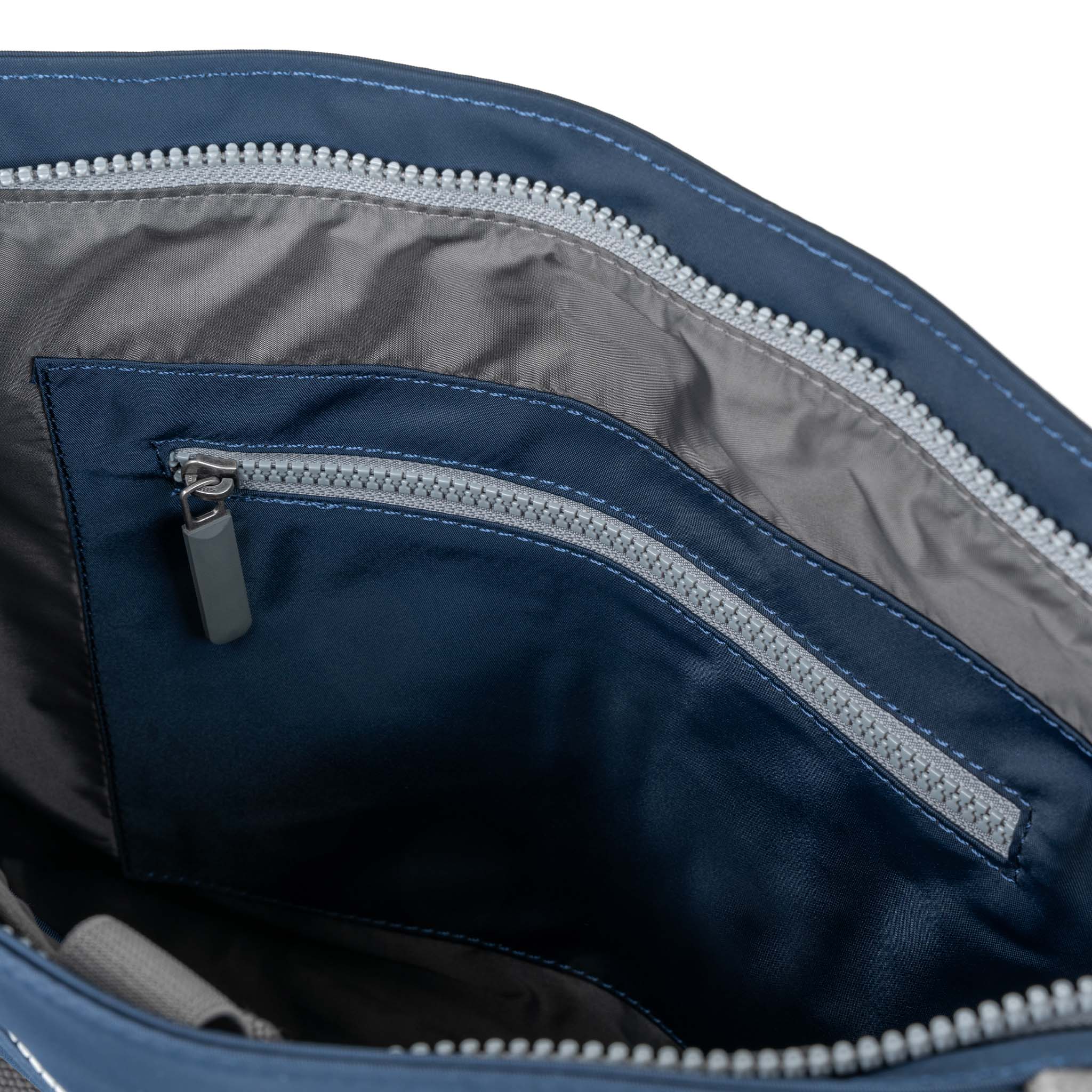 Roka London Moorgate messenger veske medium midnight vanntett