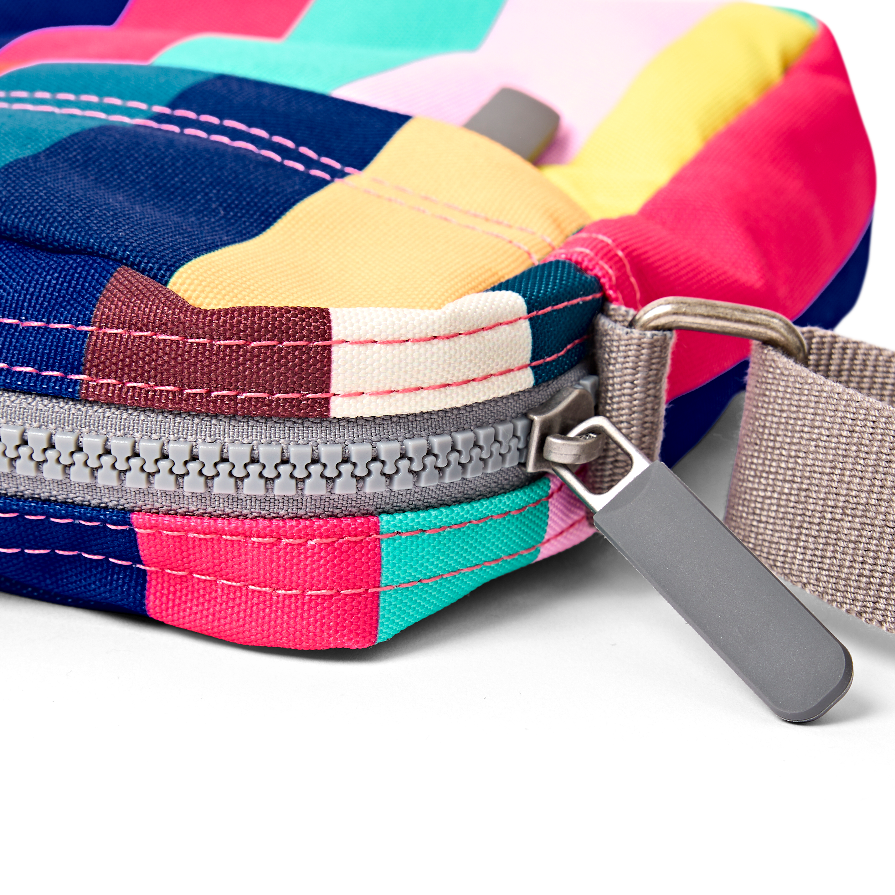 Roka London Bond Pocket crossbody wide multi stripe 1,5 L