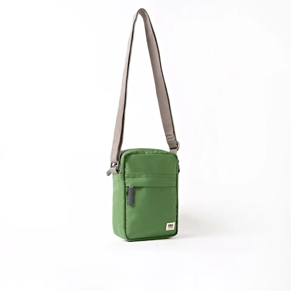 Roka London Bond Pocket Crossbody skulderveske Artichoke Small